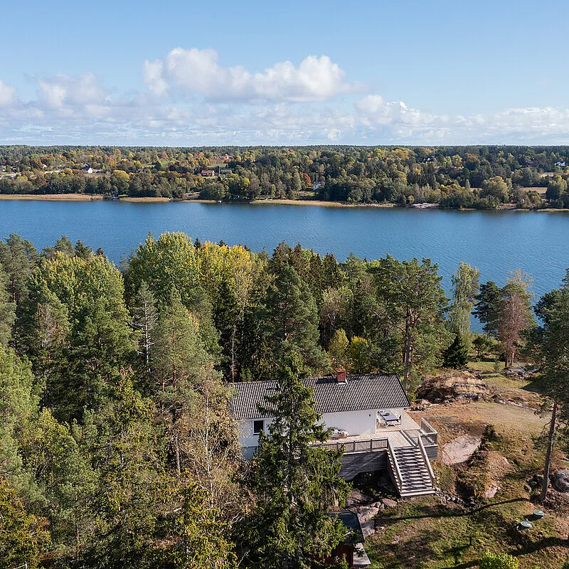 1970s Swedish Country House with Expansive Garden in Väddö