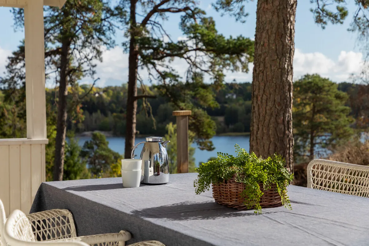 1970s Swedish Country House with Expansive Garden in Väddö - Image 5