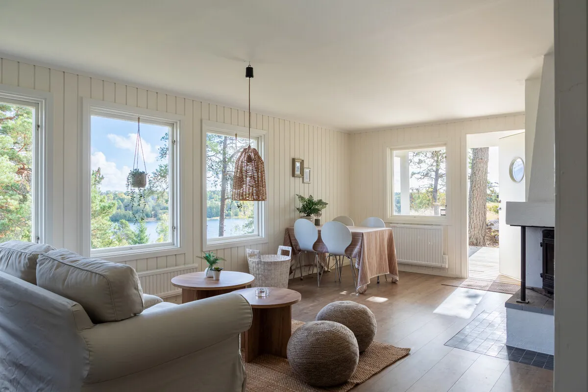 1970s Swedish Country House with Expansive Garden in Väddö - View image 12 of 34