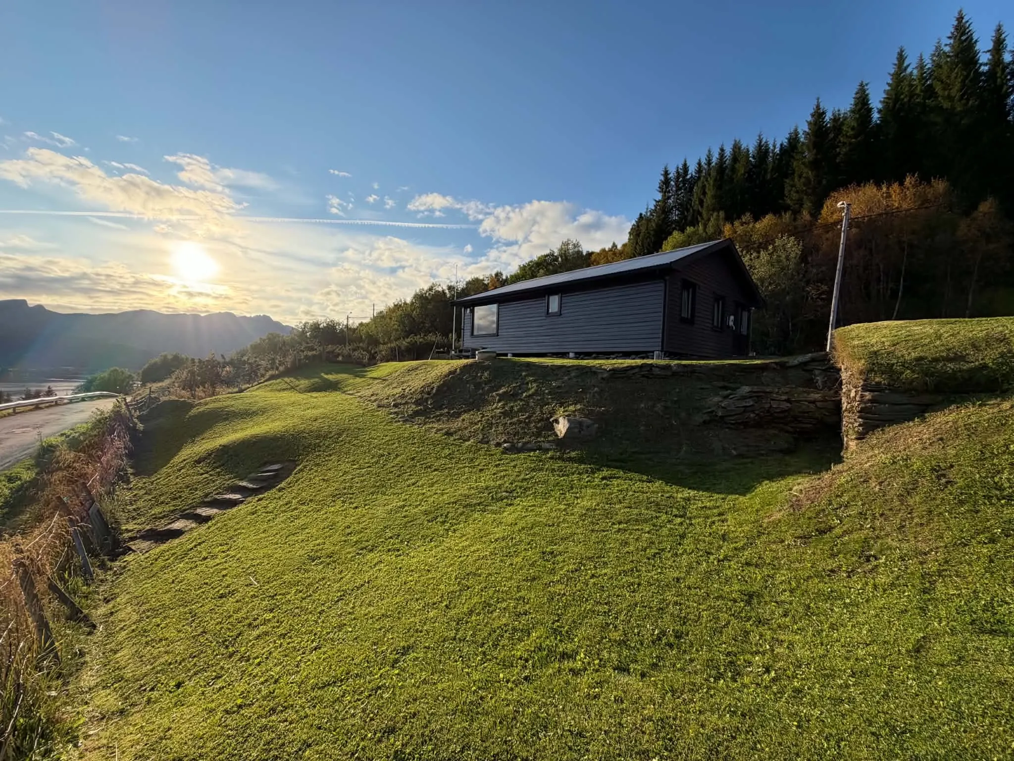 Maison en bord de mer avec parking dans le cadre paisible d'Andørja - Voir l'image 36 sur 40