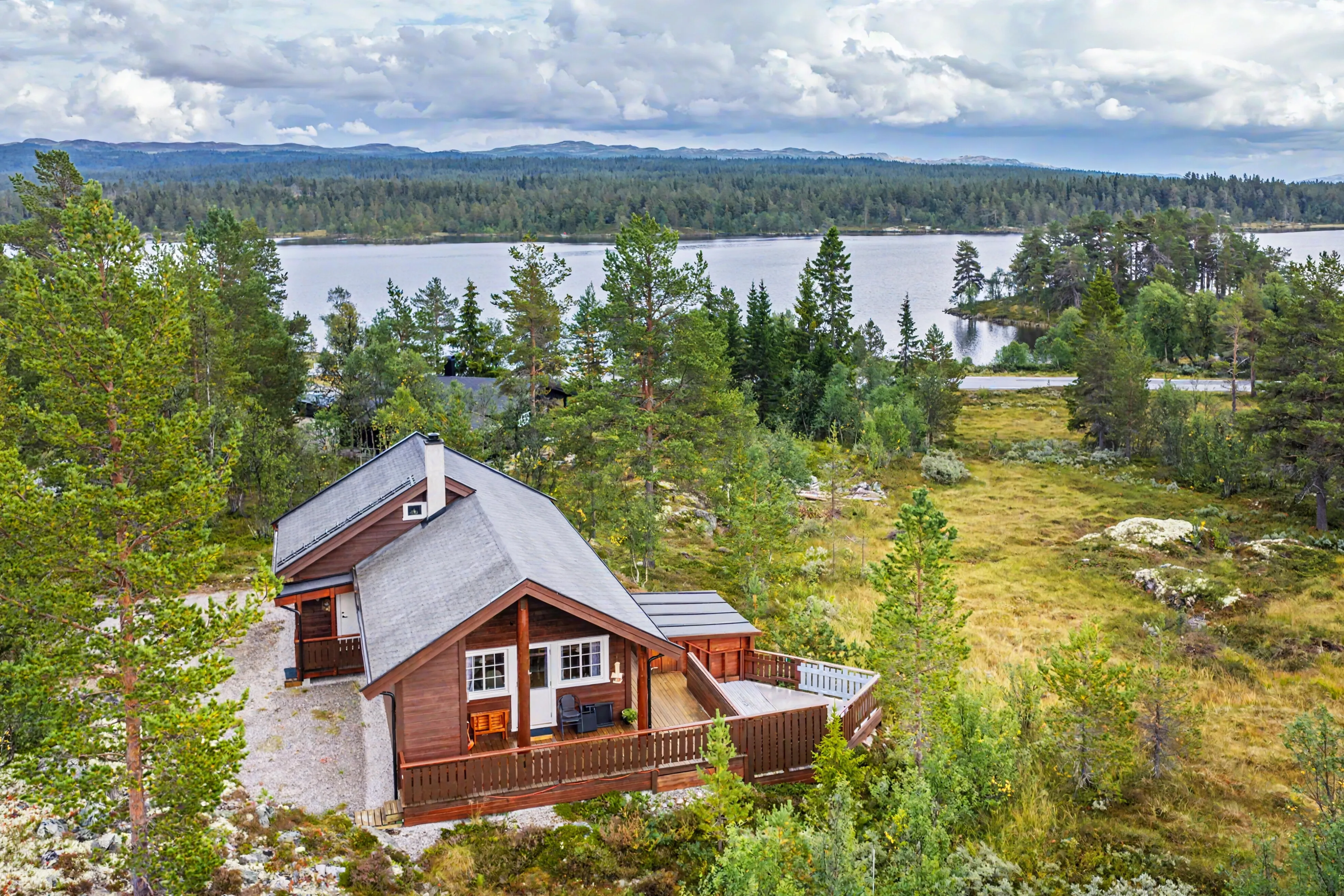 Modern 3-Bedroom Norwegian Cabin with Expansive Terrace in Nesbyen - Image 1