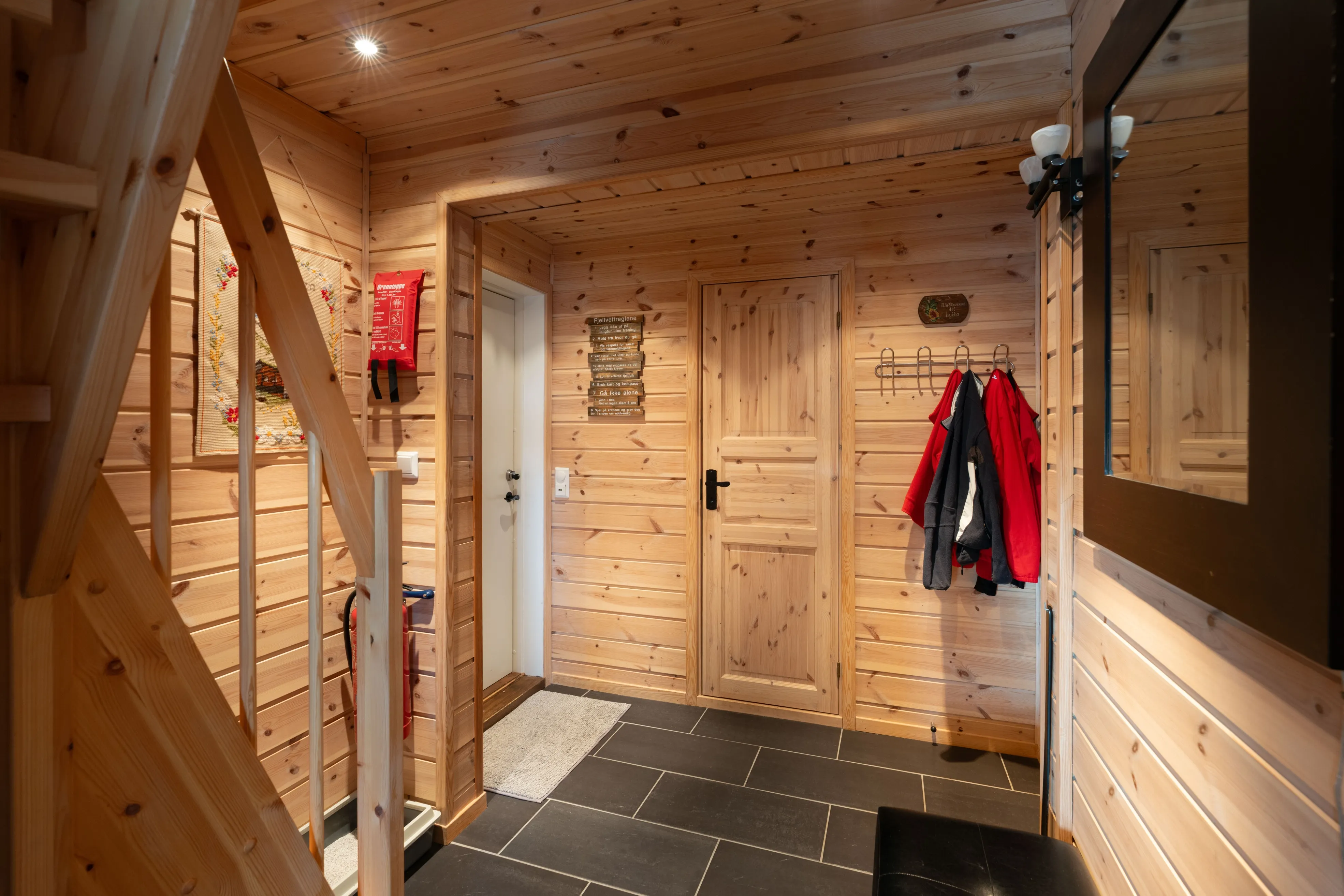 Modern 3-Bedroom Norwegian Cabin with Expansive Terrace in Nesbyen - View image 11 of 31