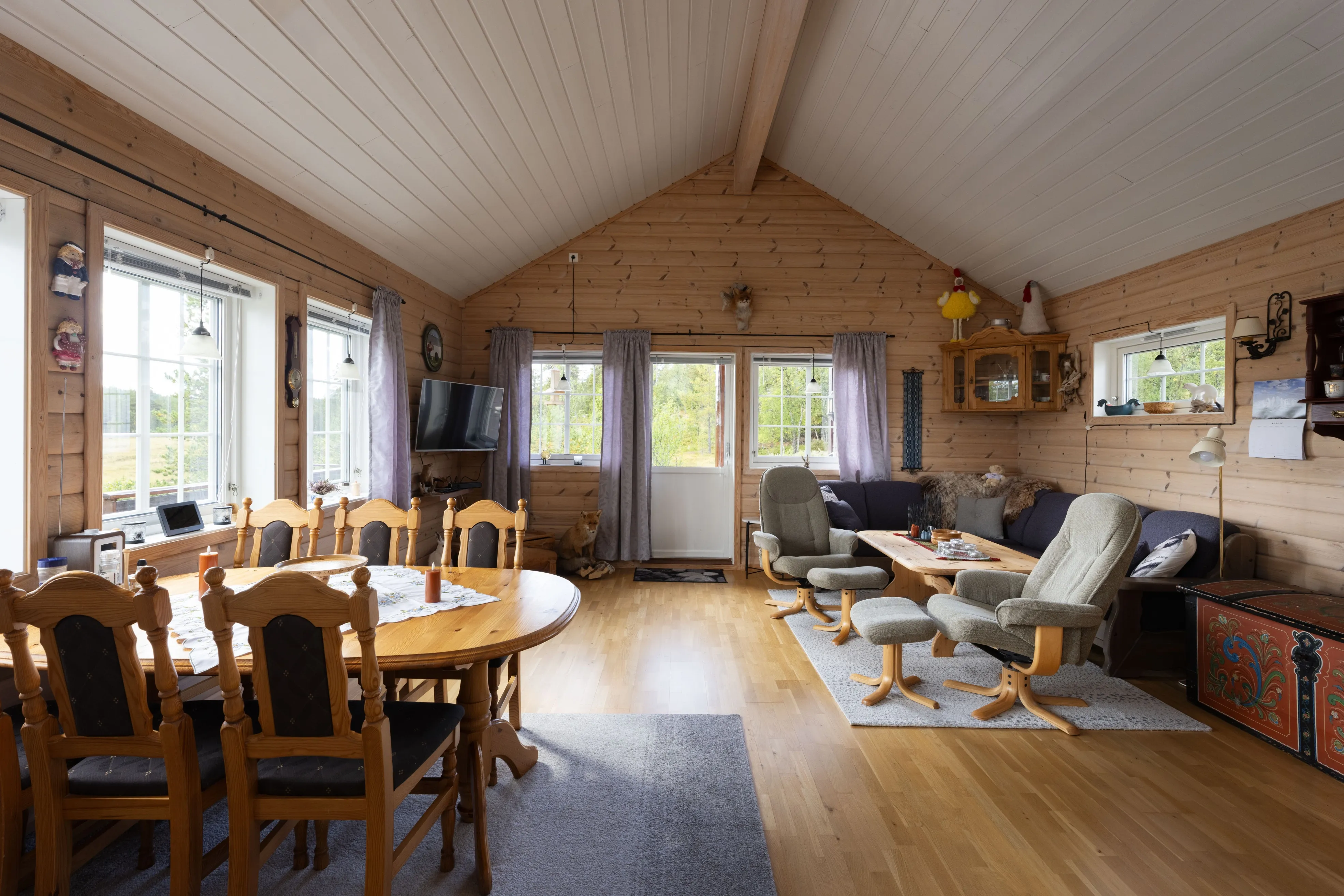 Modern 3-Bedroom Norwegian Cabin with Expansive Terrace in Nesbyen - View image 12 of 31