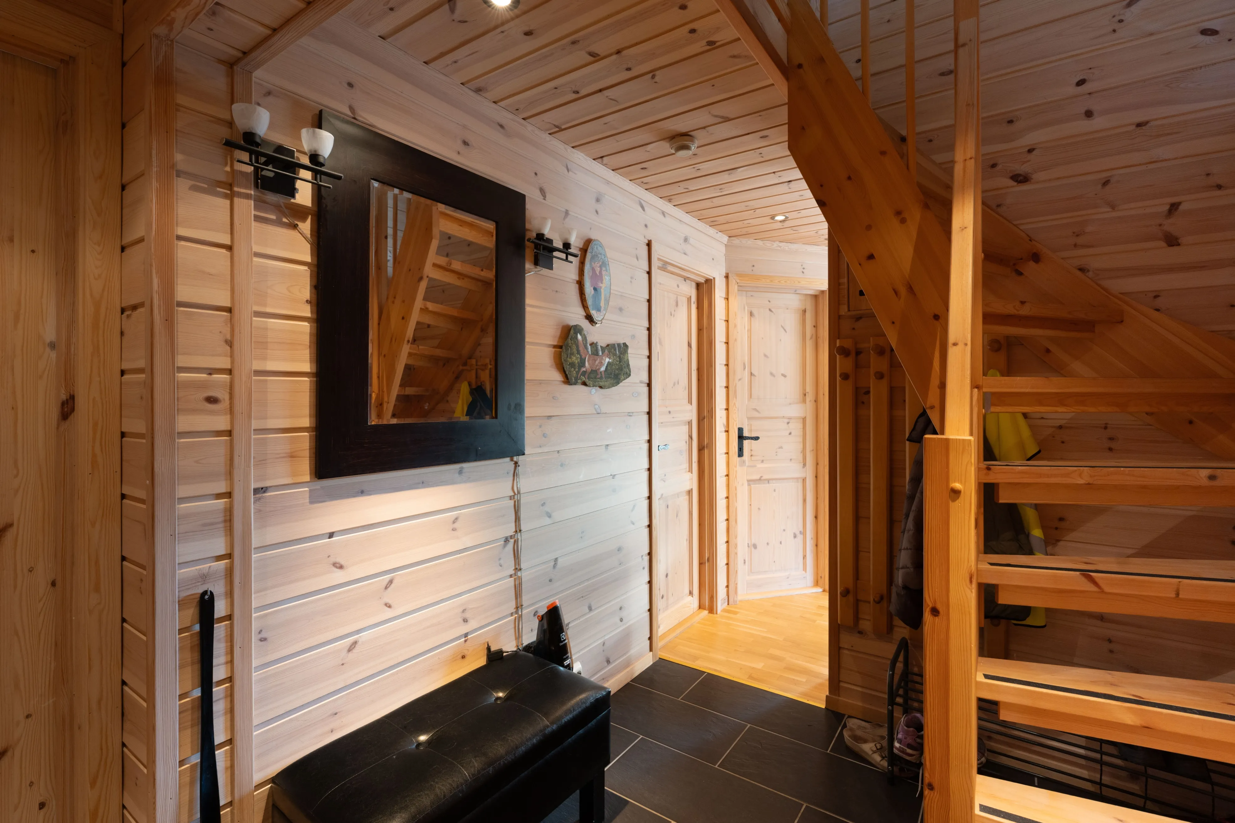 Modern 3-Bedroom Norwegian Cabin with Expansive Terrace in Nesbyen - View image 21 of 31