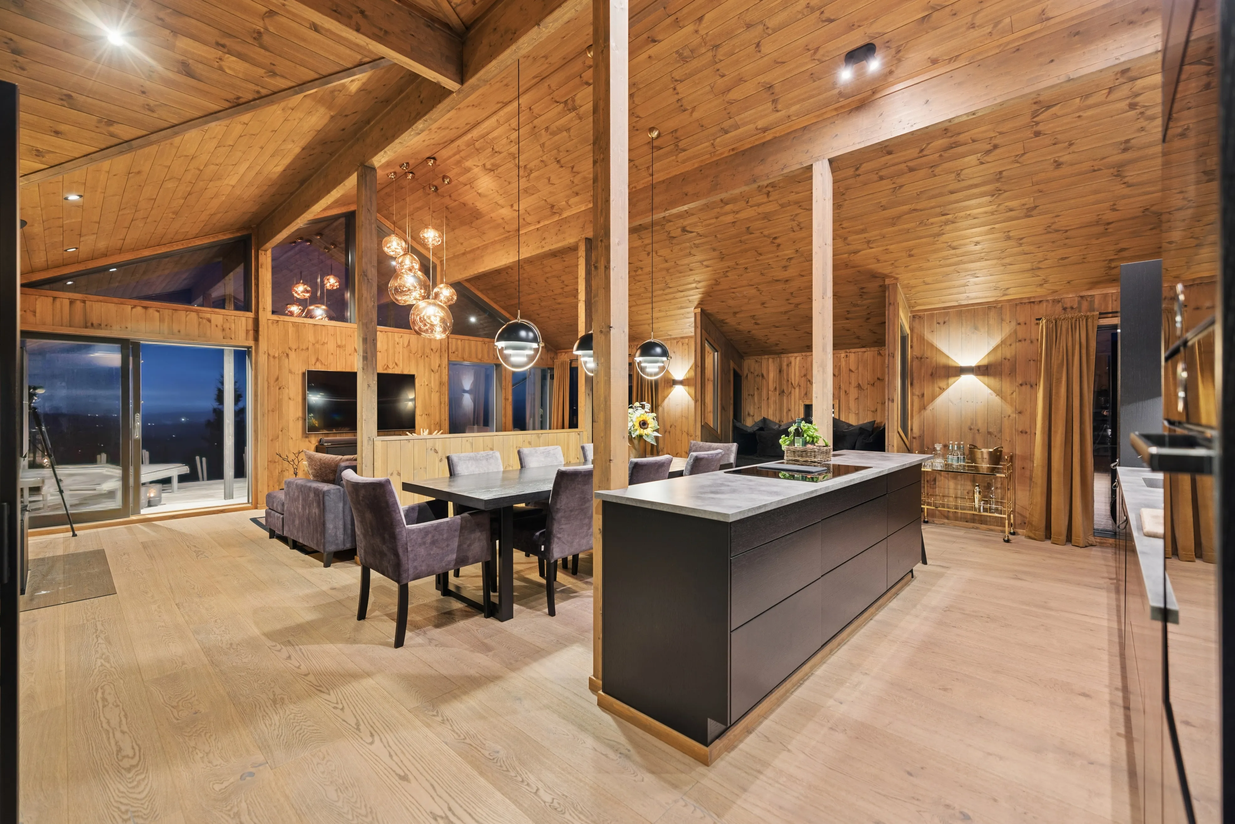 Modern 5-Bedroom Cabin in Birkenåsen with Jacuzzi, Sauna, and Large Garden - View image 6 of 41