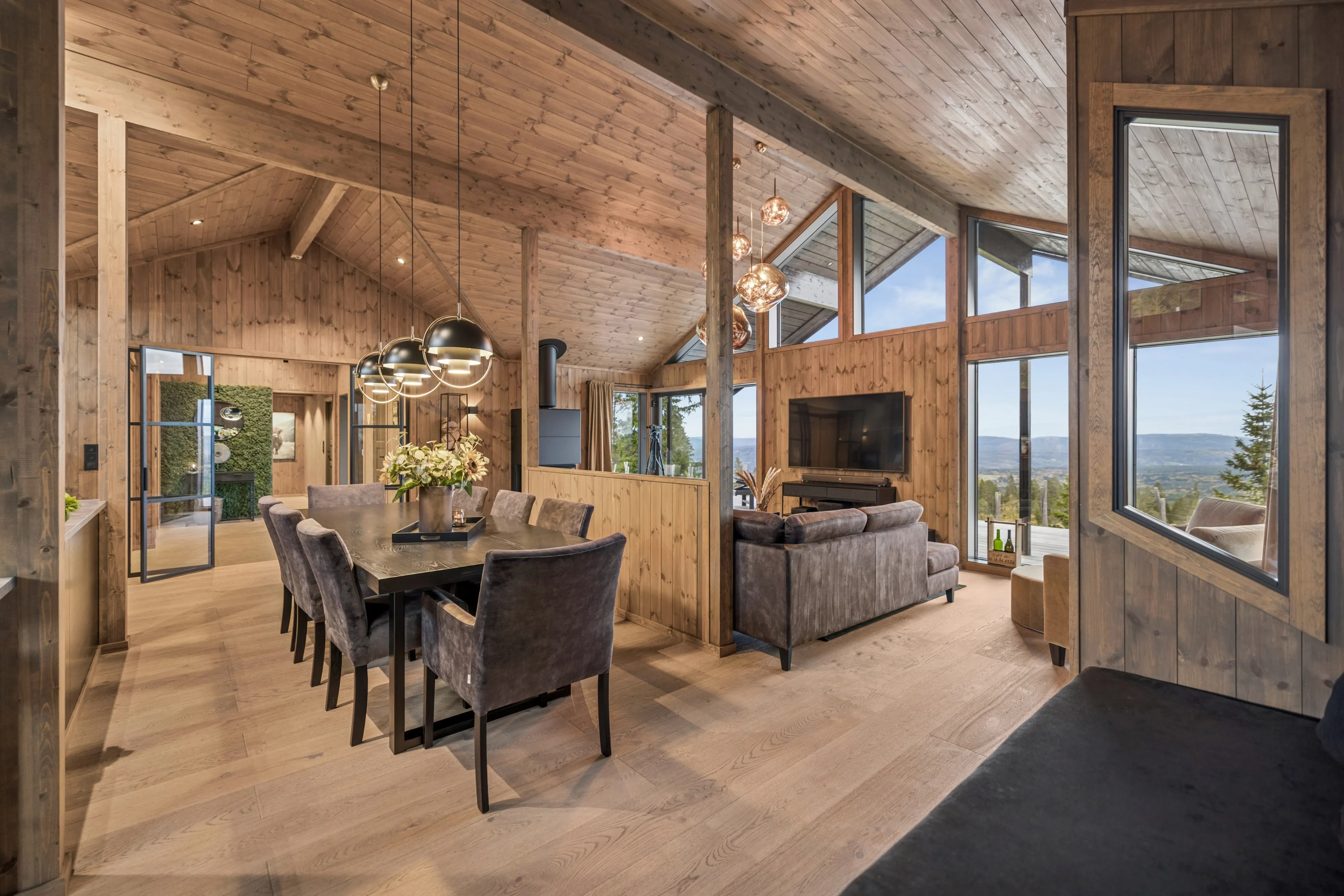 Modern 5-Bedroom Cabin in Birkenåsen with Jacuzzi, Sauna, and Large Garden - View image 7 of 41