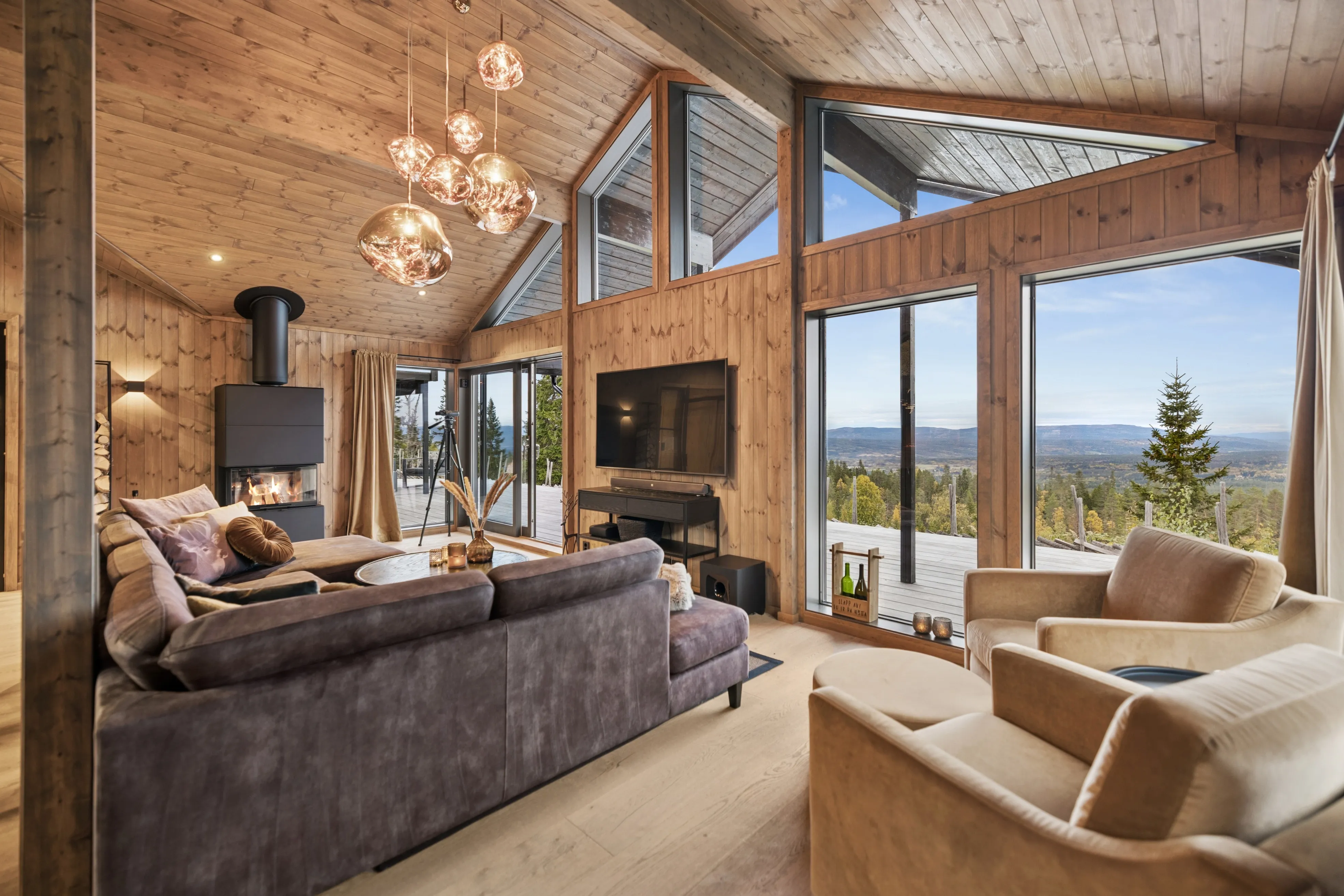 Modern 5-Bedroom Cabin in Birkenåsen with Jacuzzi, Sauna, and Large Garden - View image 9 of 41