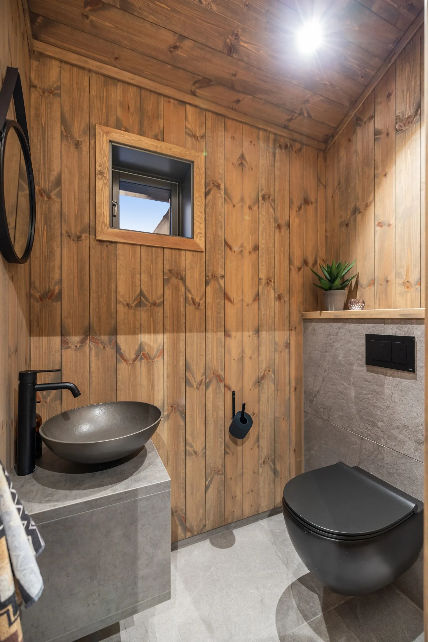 Modern 5-Bedroom Cabin in Birkenåsen with Jacuzzi, Sauna, and Large Garden - View image 14 of 41