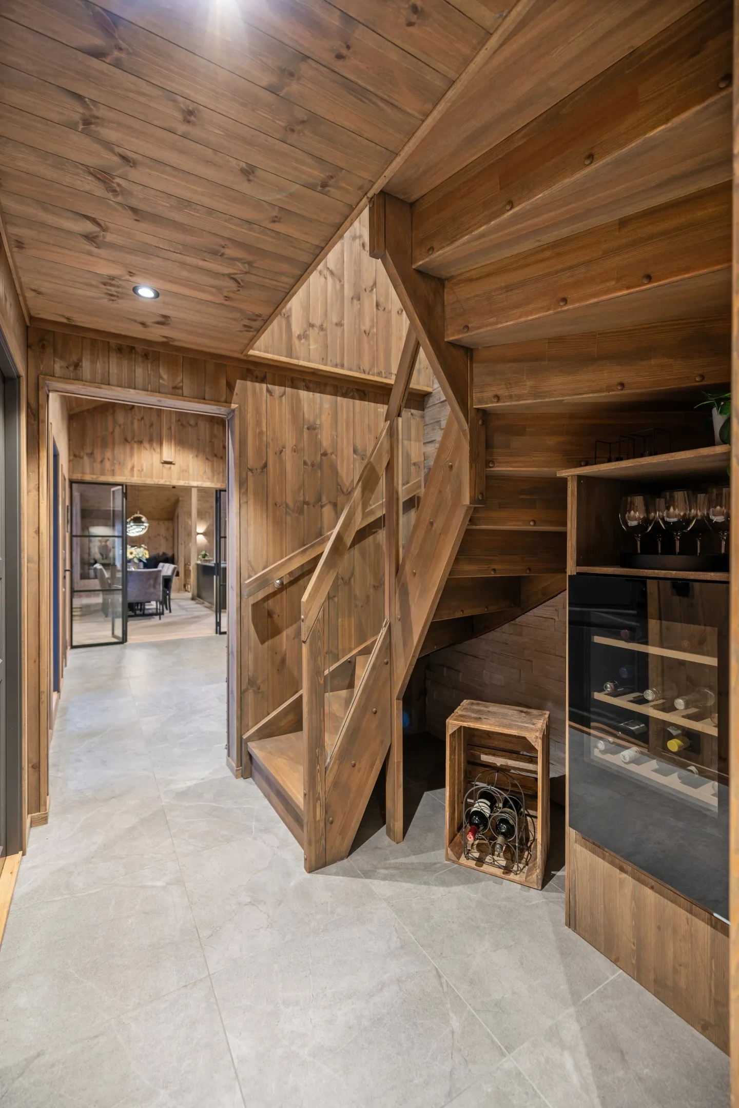 Modern 5-Bedroom Cabin in Birkenåsen with Jacuzzi, Sauna, and Large Garden - View image 15 of 41