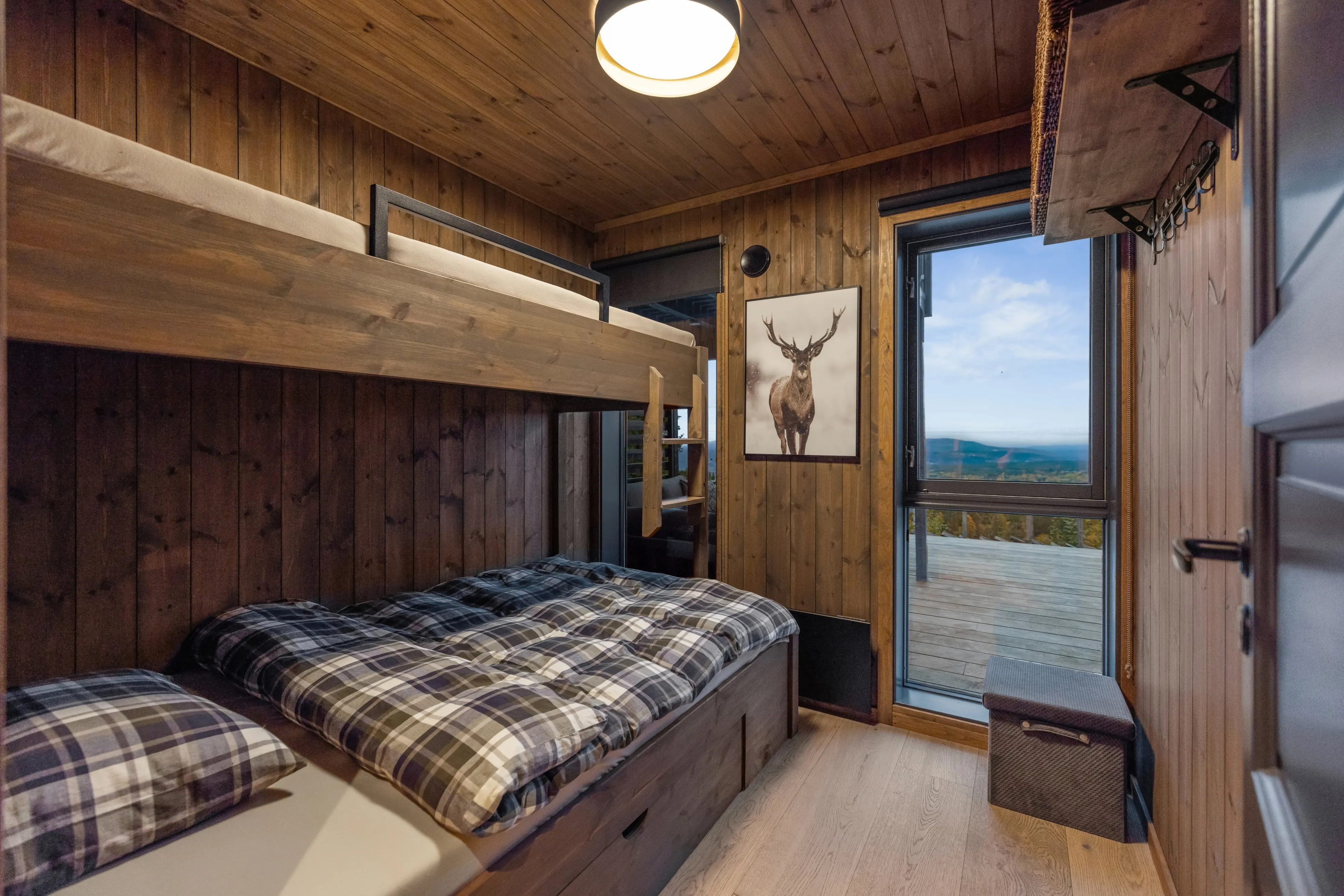 Modern 5-Bedroom Cabin in Birkenåsen with Jacuzzi, Sauna, and Large Garden - View image 16 of 41