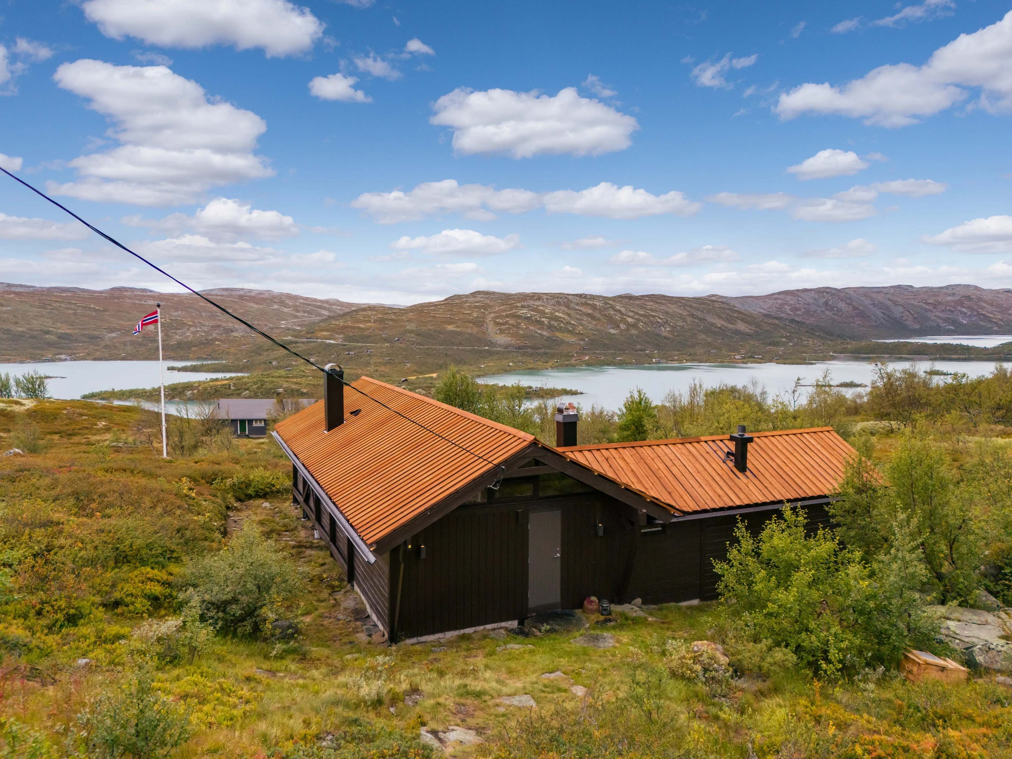 1970s 4-Bedroom Cabin in Norway's Scenic Viken with Expansive Grounds - Image 2