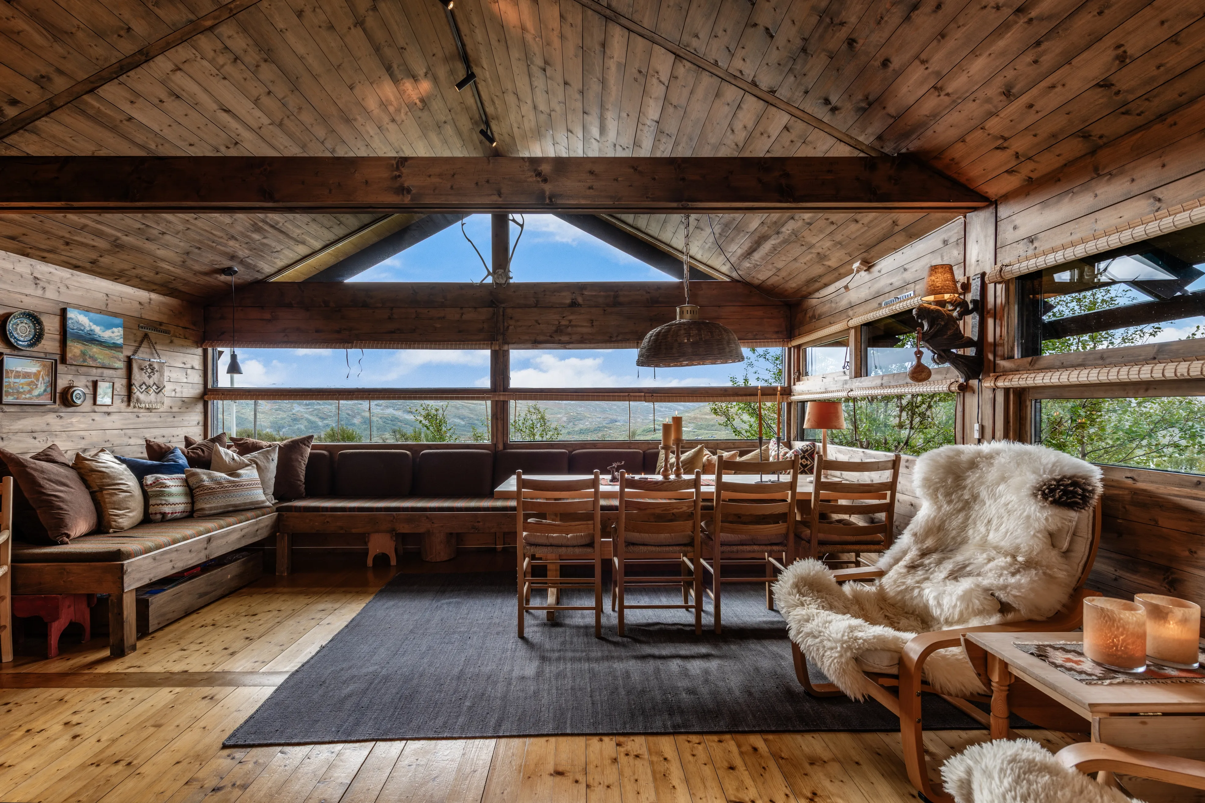 1970s 4-Bedroom Cabin in Norway's Scenic Viken with Expansive Grounds - Image 4