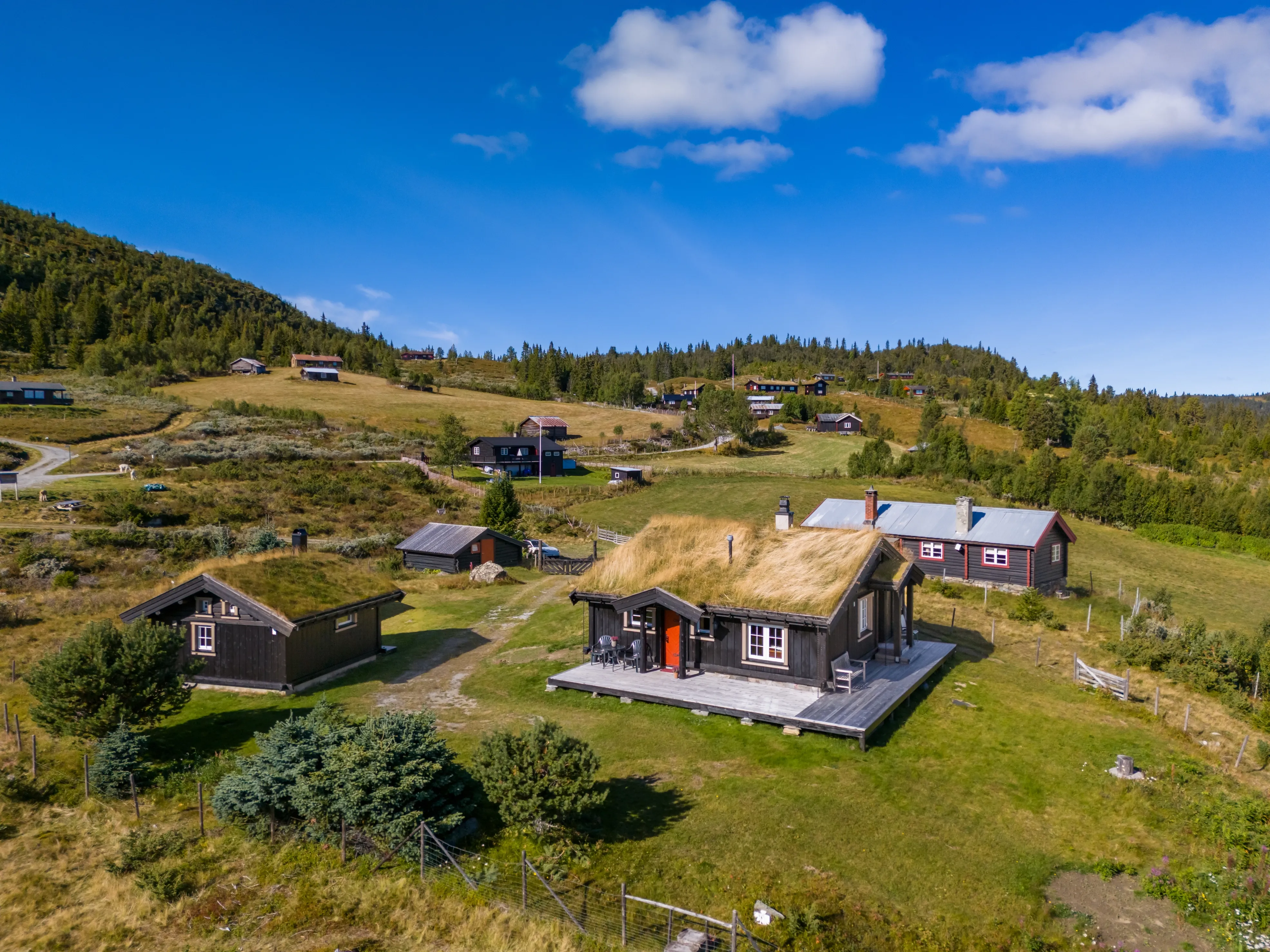 1940s Cabin Retreat with Annex and Garden in Scenic Nesbyen, Norway - Image 1