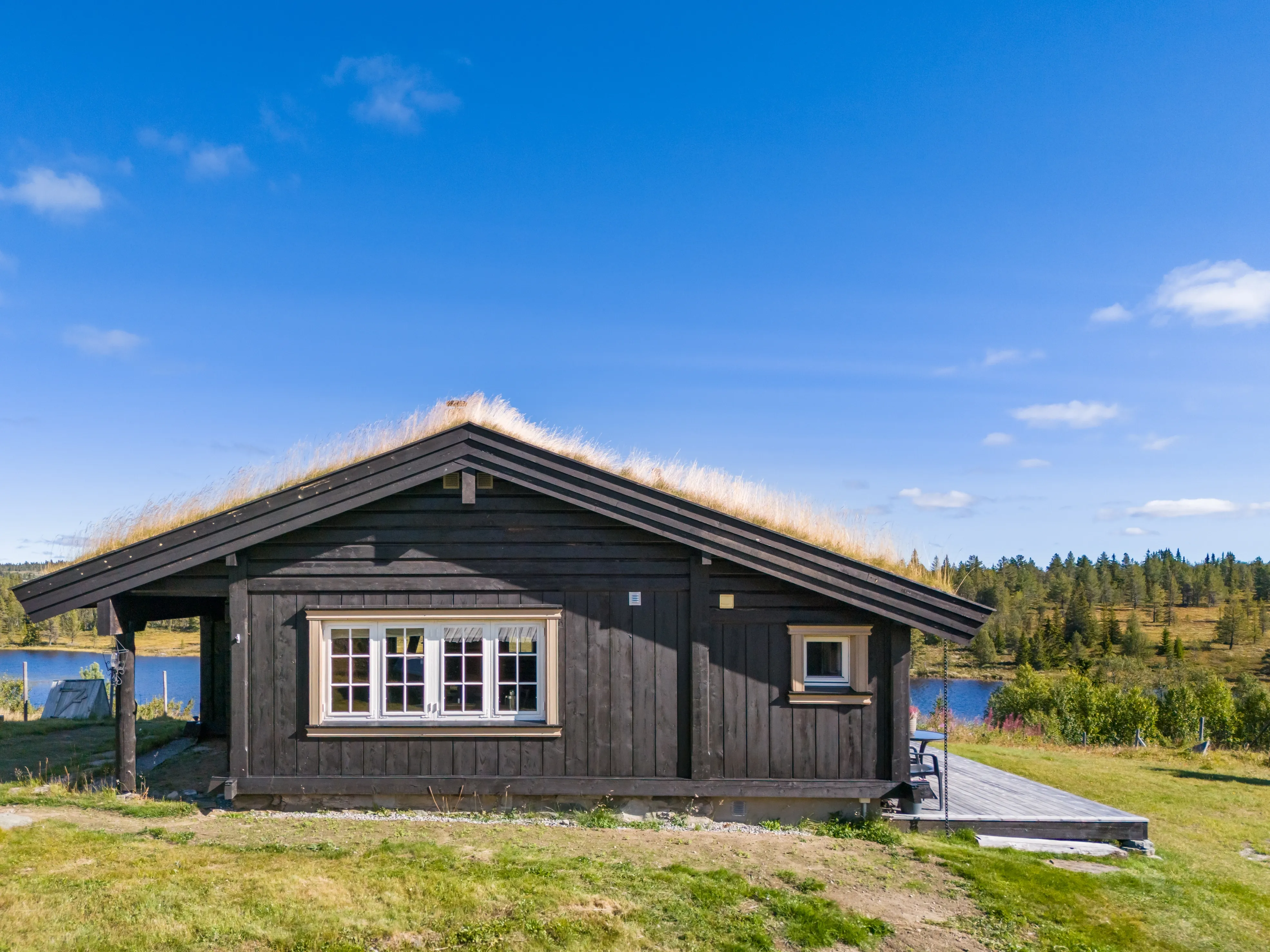 1940s Cabin Retreat with Annex and Garden in Scenic Nesbyen, Norway - View image 8 of 44