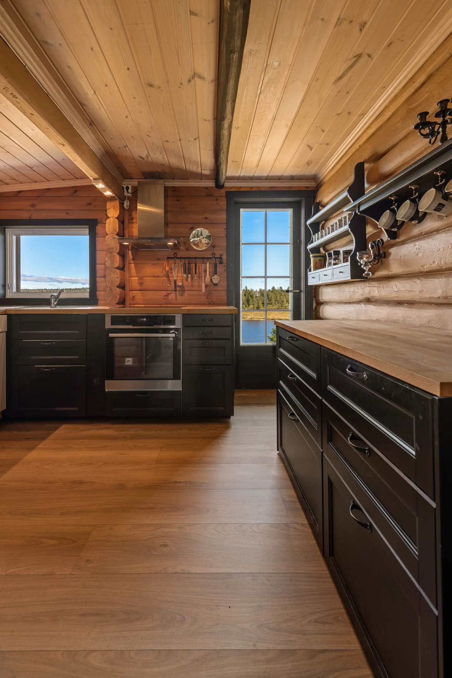 1940s Cabin Retreat with Annex and Garden in Scenic Nesbyen, Norway - View image 23 of 44
