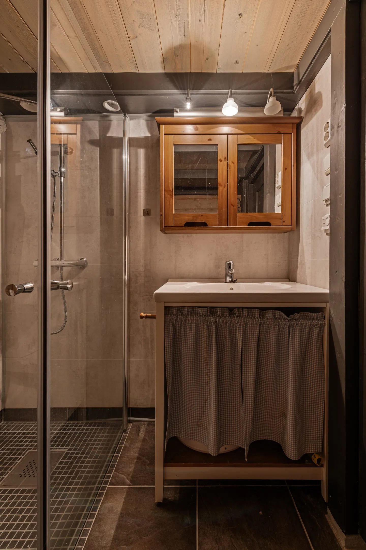 1940s Cabin Retreat with Annex and Garden in Scenic Nesbyen, Norway - View image 39 of 44