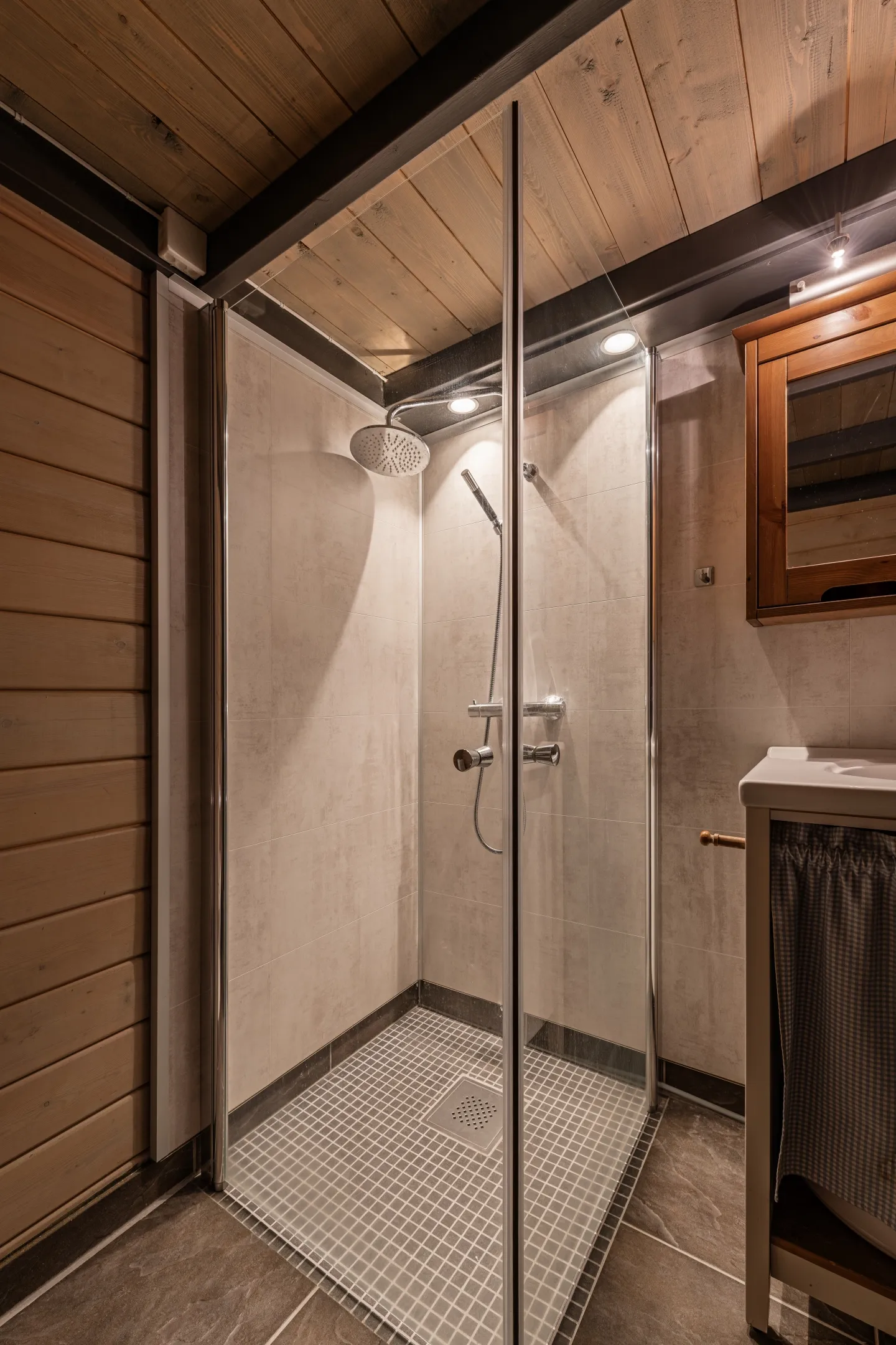 1940s Cabin Retreat with Annex and Garden in Scenic Nesbyen, Norway - View image 40 of 44