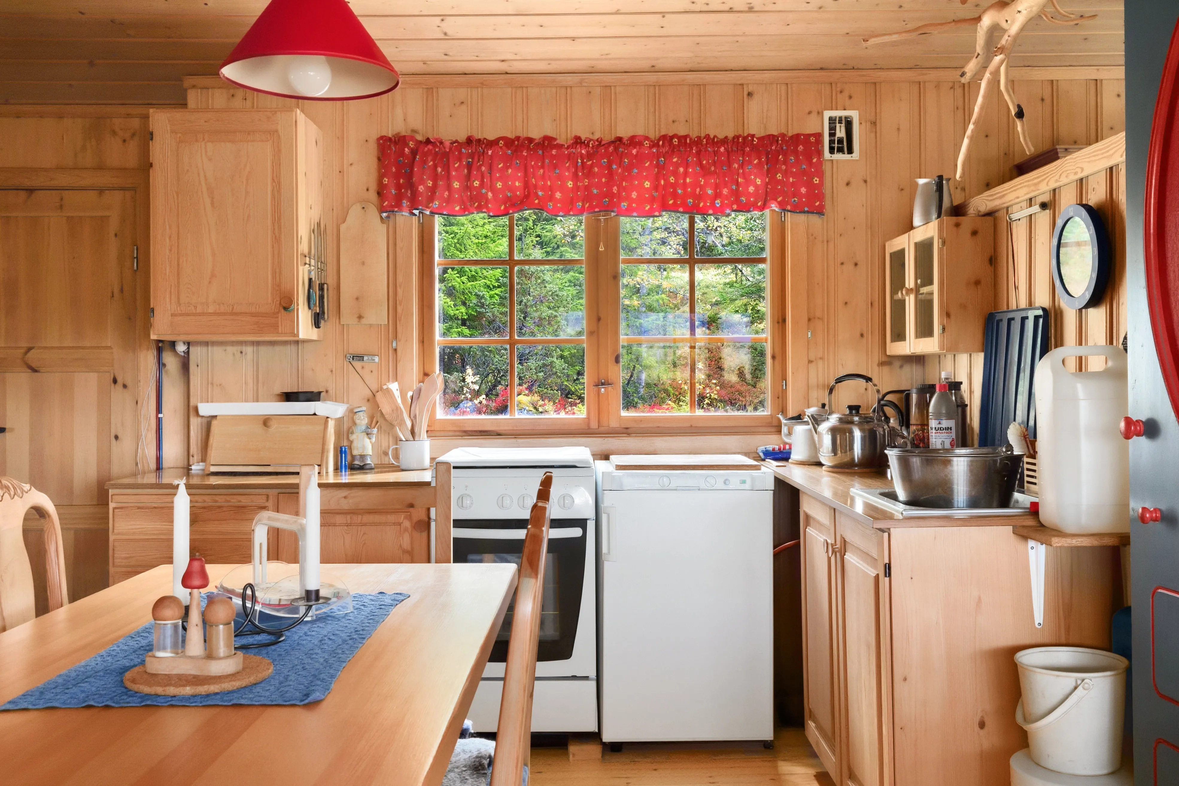 1970s Norwegian Retreat with Terrace and Spa in Veneli - View image 9 of 46