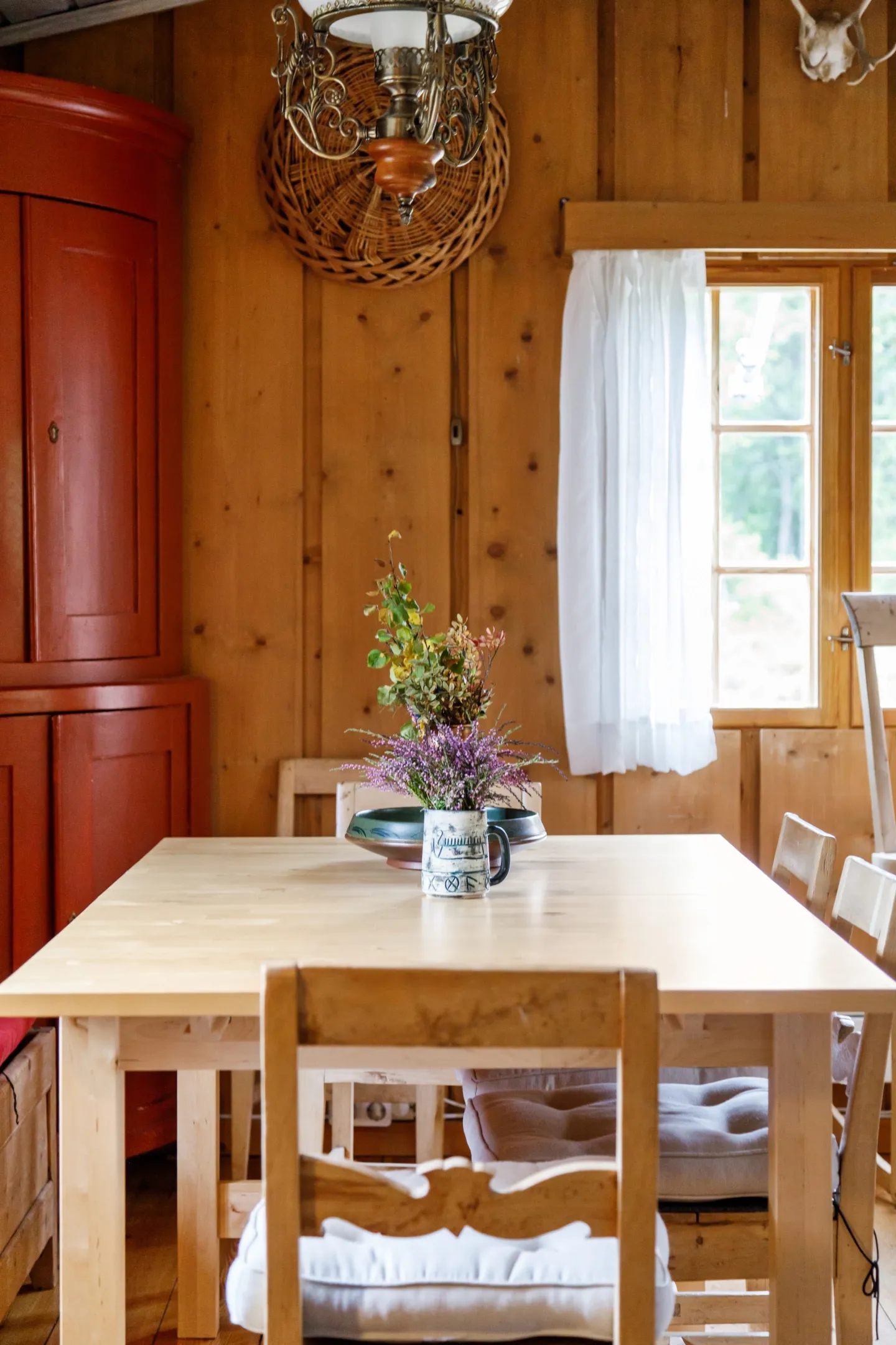 1960s Three-Bedroom Cabin with Terrace in Eggedal, Norway - View image 8 of 49