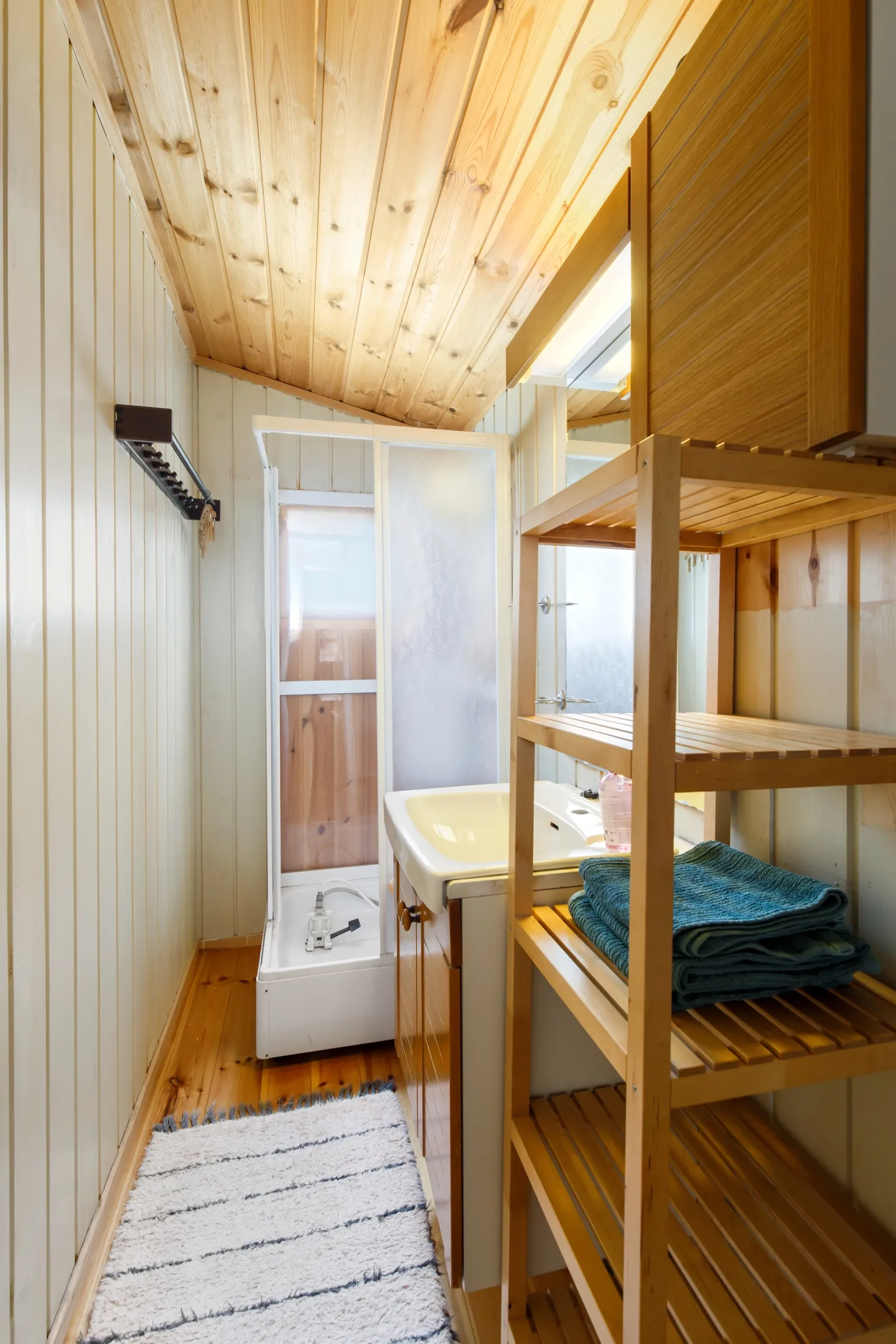 1960s Three-Bedroom Cabin with Terrace in Eggedal, Norway - View image 19 of 49