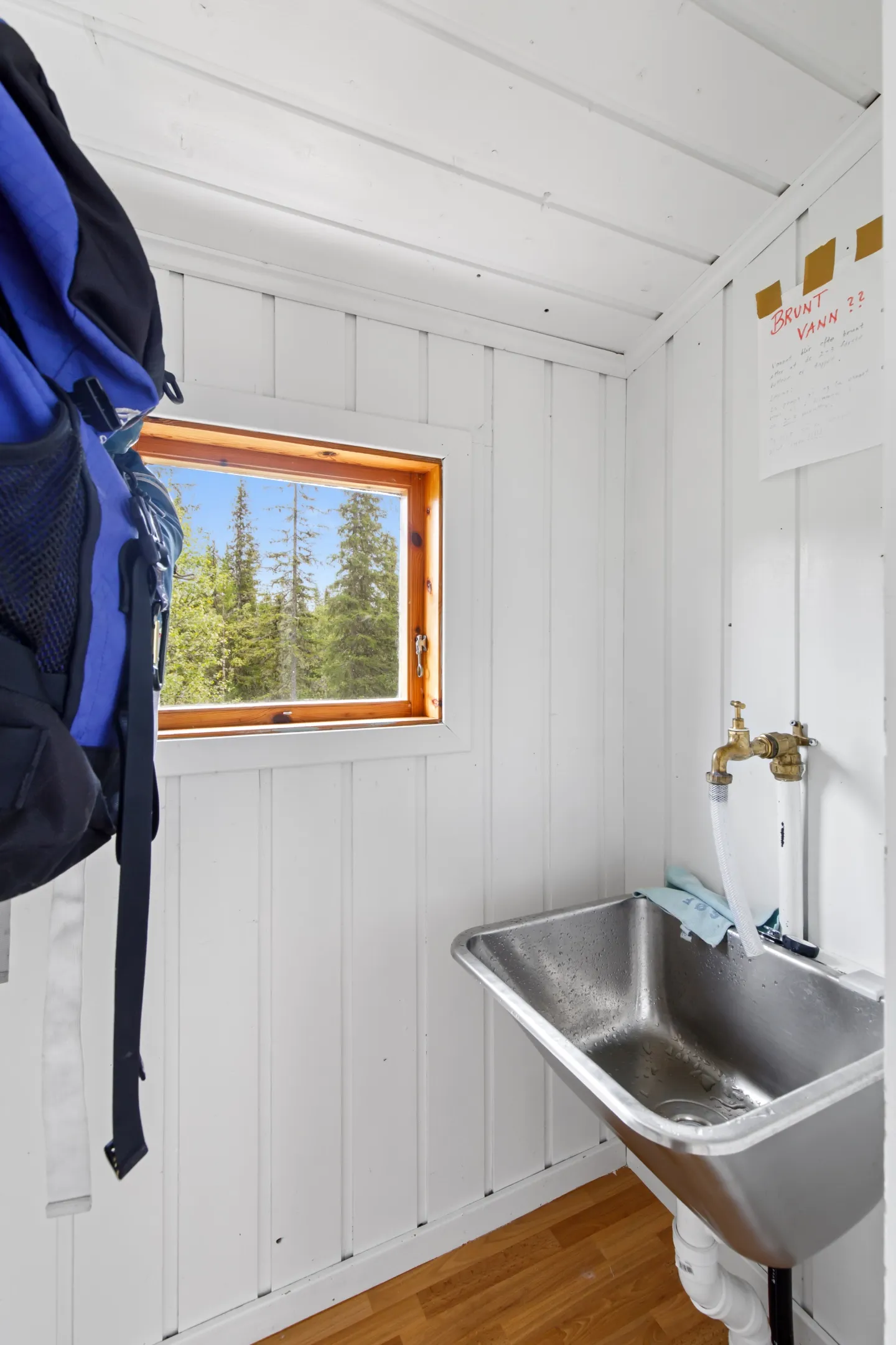 1960s Three-Bedroom Cabin with Terrace in Eggedal, Norway - View image 25 of 49