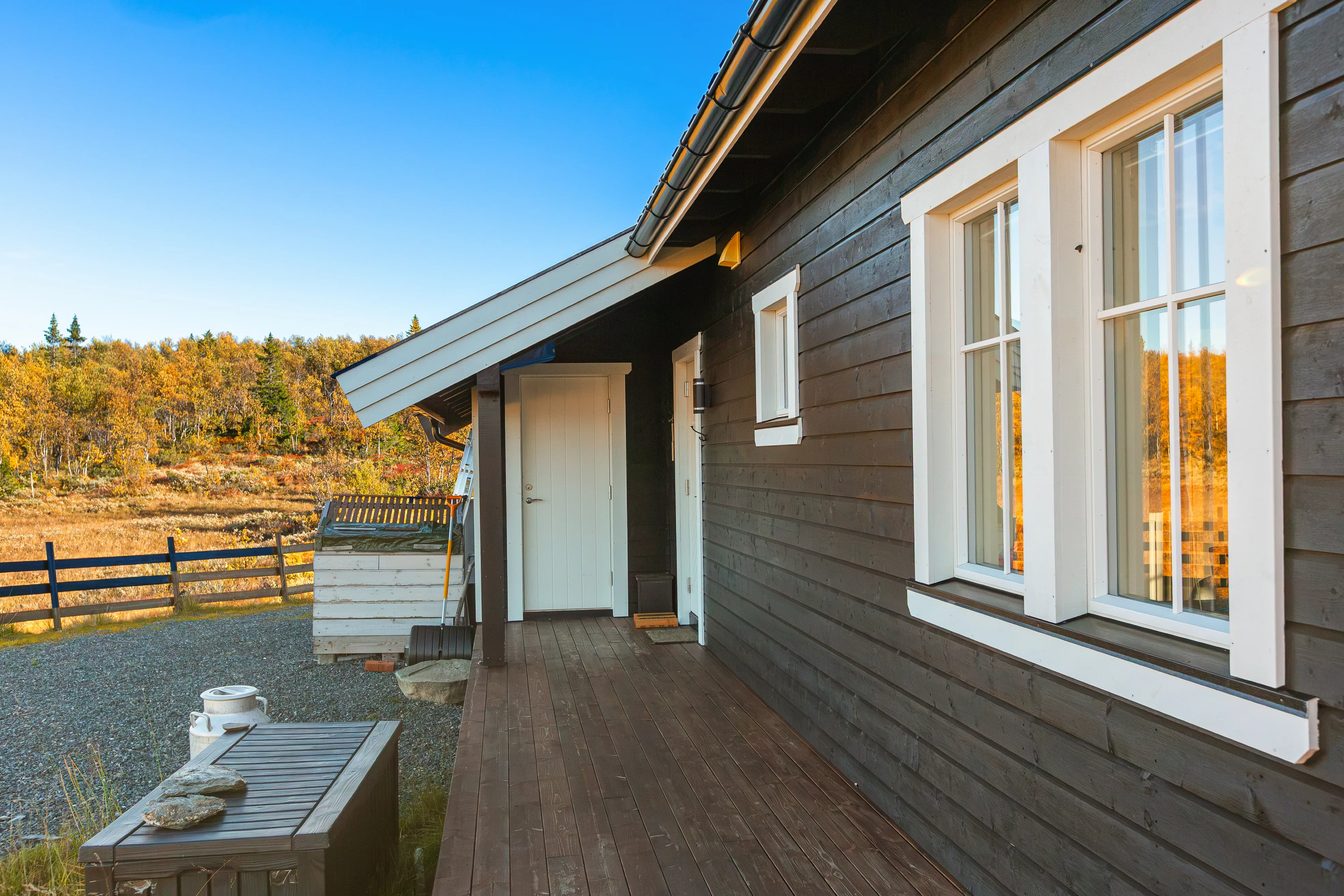 Modern Two-Storey House with Expansive Terrace in Scenic Valdres, Norway - Image 4
