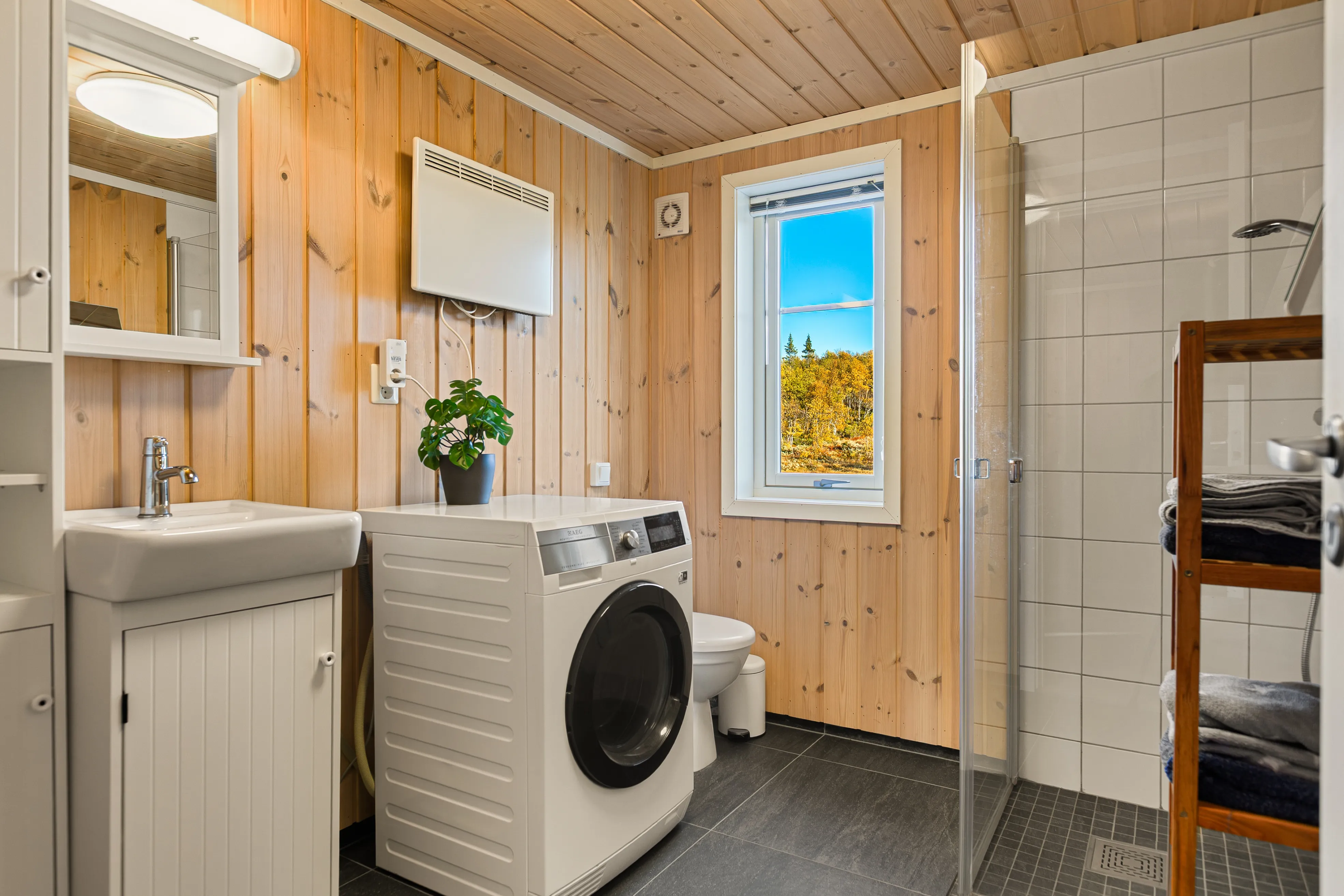 Modern Two-Storey House with Expansive Terrace in Scenic Valdres, Norway - View image 20 of 37