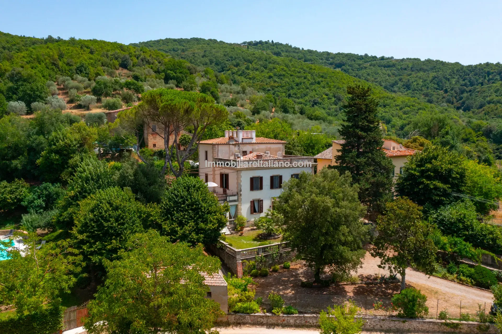 Art Nouveau Villa in Tuscany: 7 Bedrooms, Pool, Guest Apartment - Image 5
