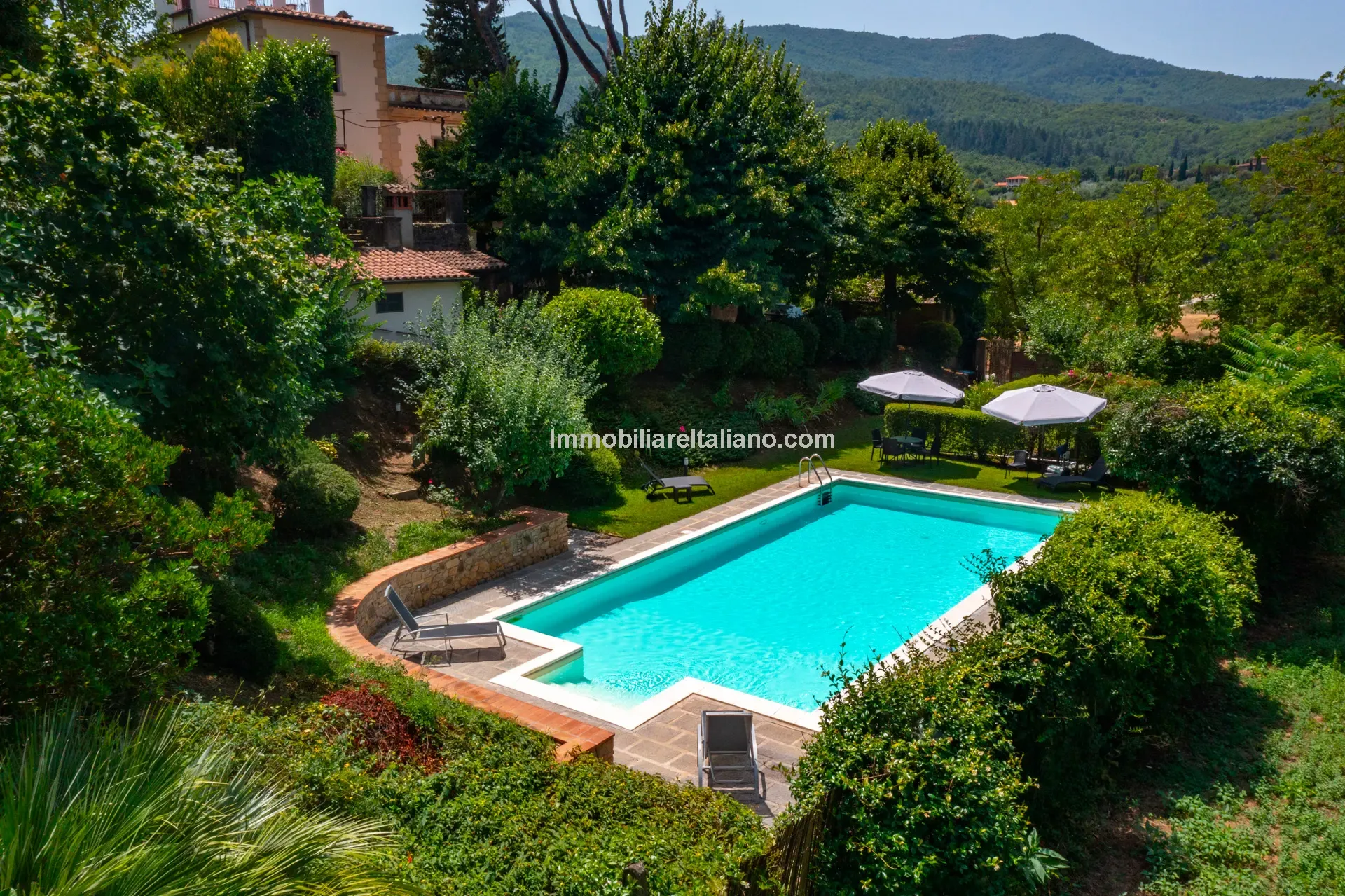 Art Nouveau Villa in Tuscany: 7 Bedrooms, Pool, Guest Apartment - View image 10 of 49