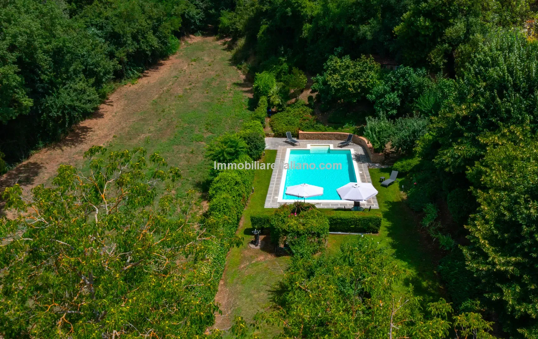 Art Nouveau Villa in Tuscany: 7 Bedrooms, Pool, Guest Apartment - View image 11 of 49