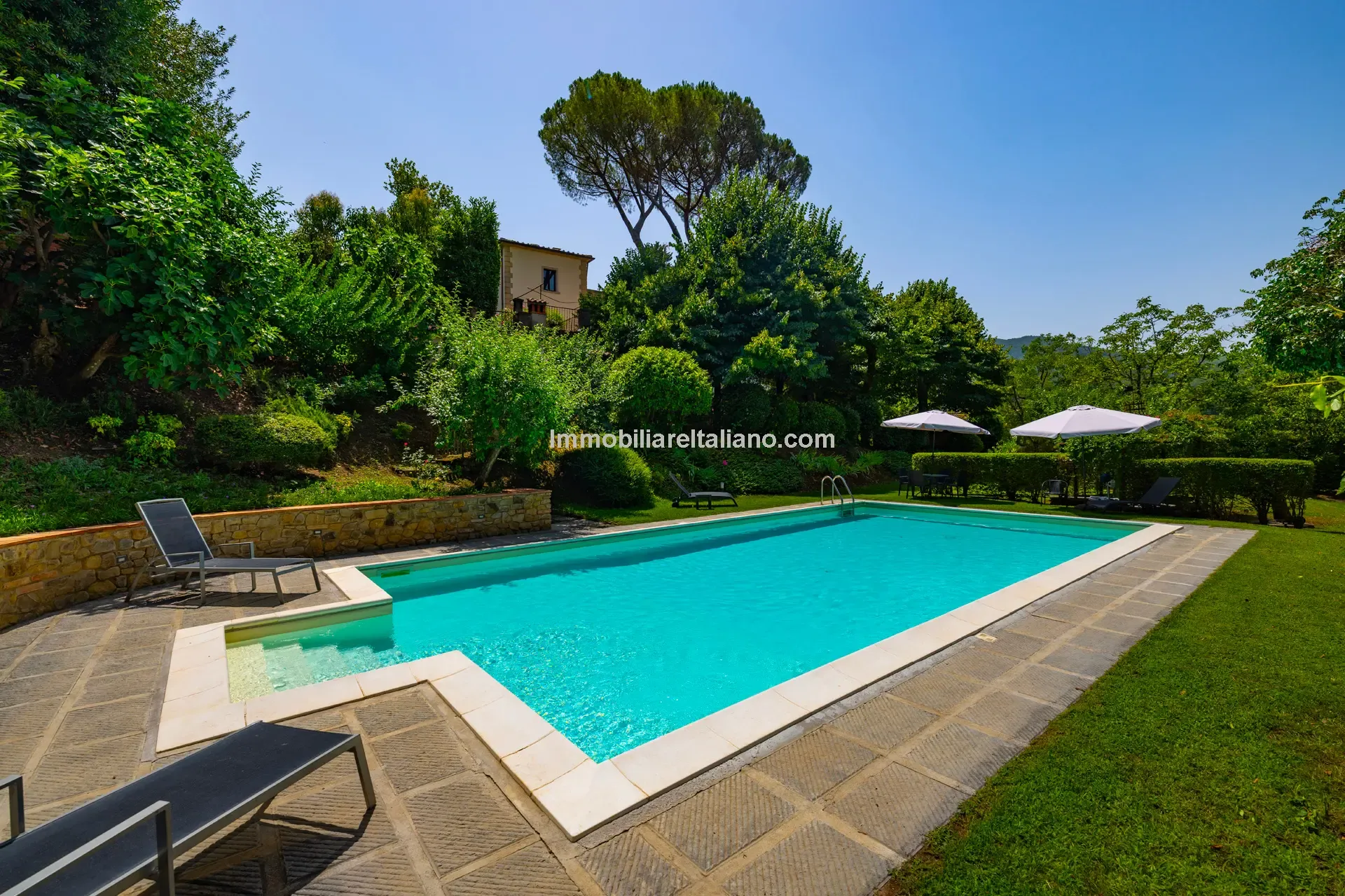 Art Nouveau Villa in Tuscany: 7 Bedrooms, Pool, Guest Apartment - View image 14 of 49