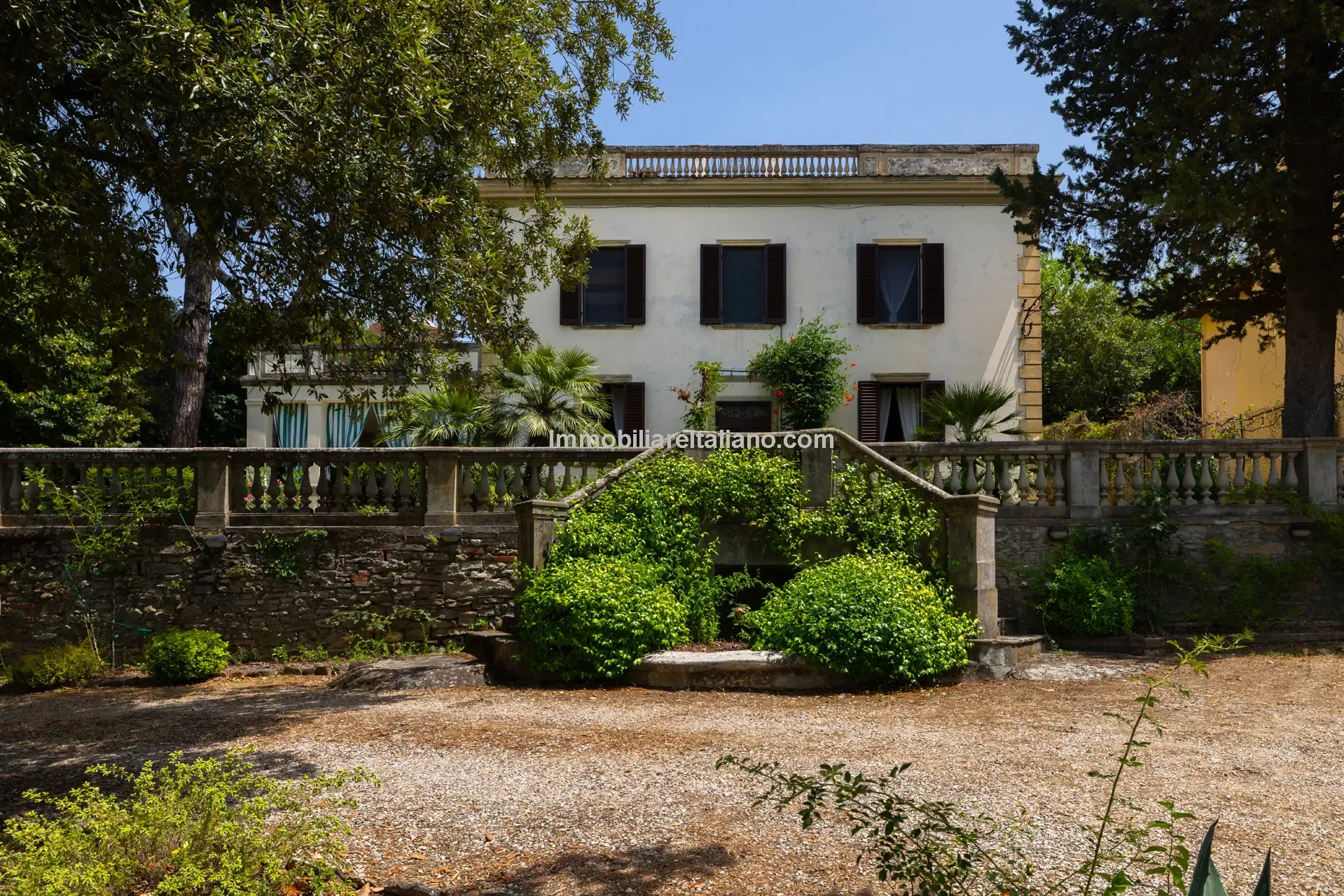 Art Nouveau Villa in Tuscany: 7 Bedrooms, Pool, Guest Apartment - View image 18 of 49