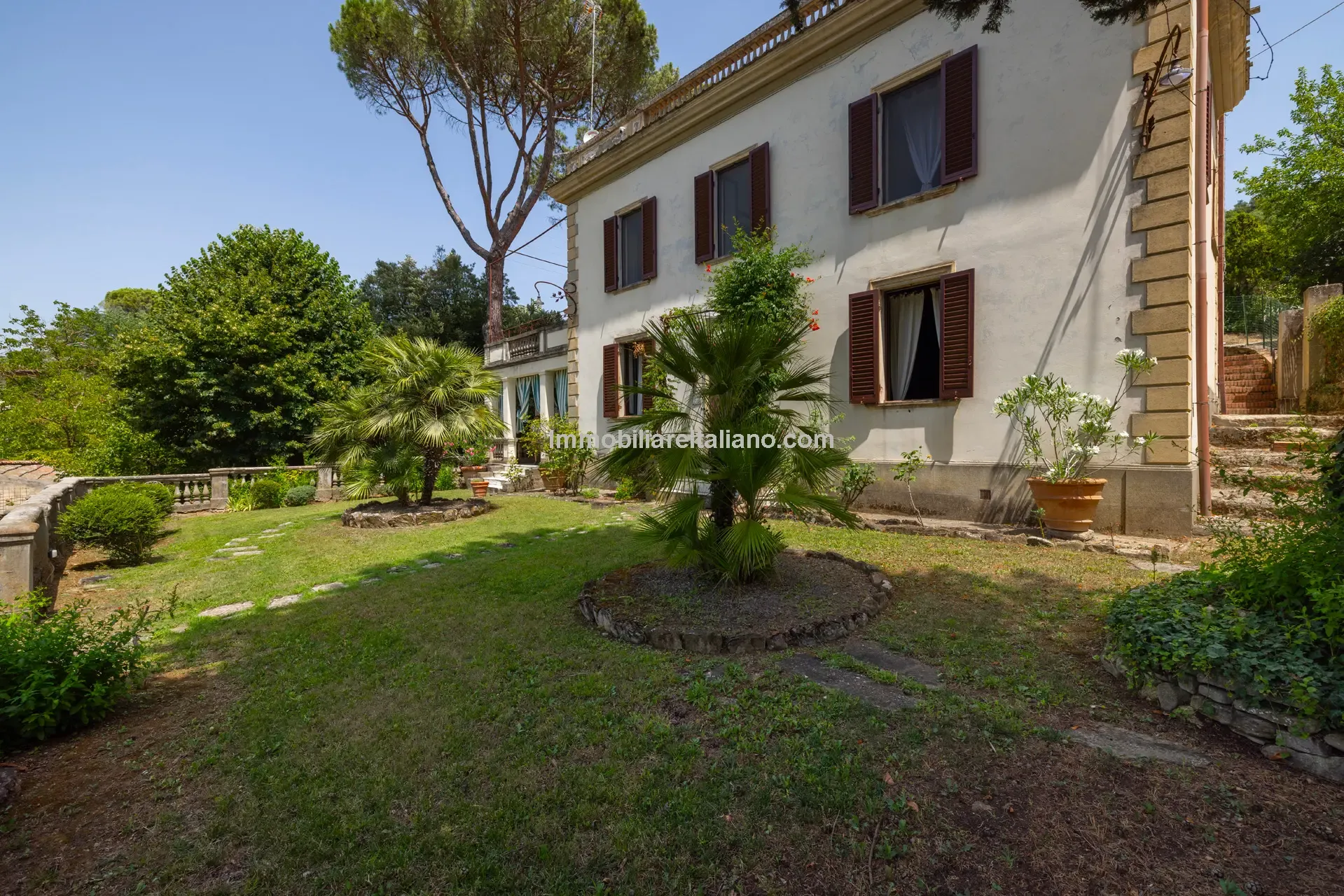 Art Nouveau Villa in Tuscany: 7 Bedrooms, Pool, Guest Apartment - View image 19 of 49
