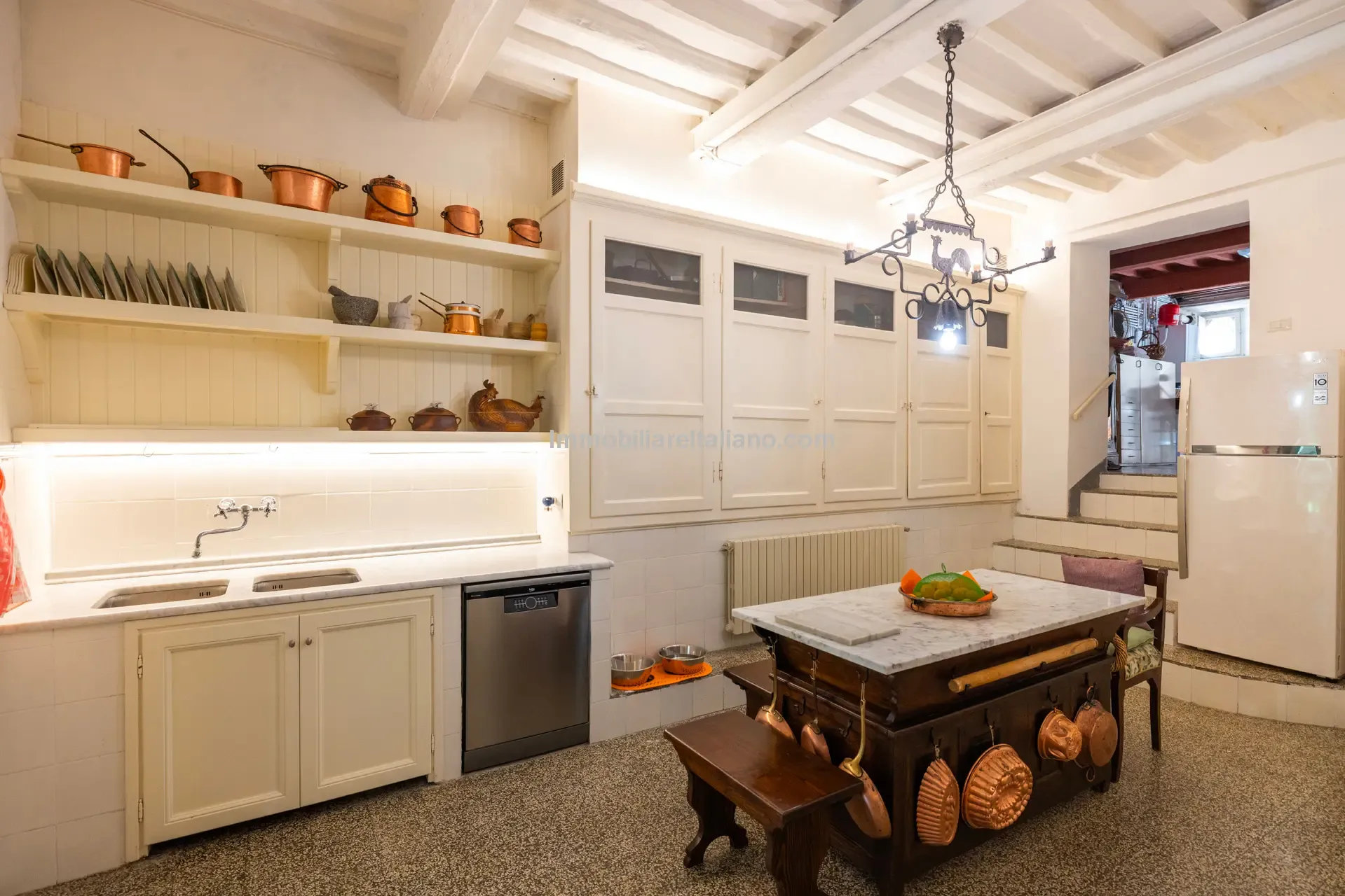 Art Nouveau Villa in Tuscany: 7 Bedrooms, Pool, Guest Apartment - View image 32 of 49