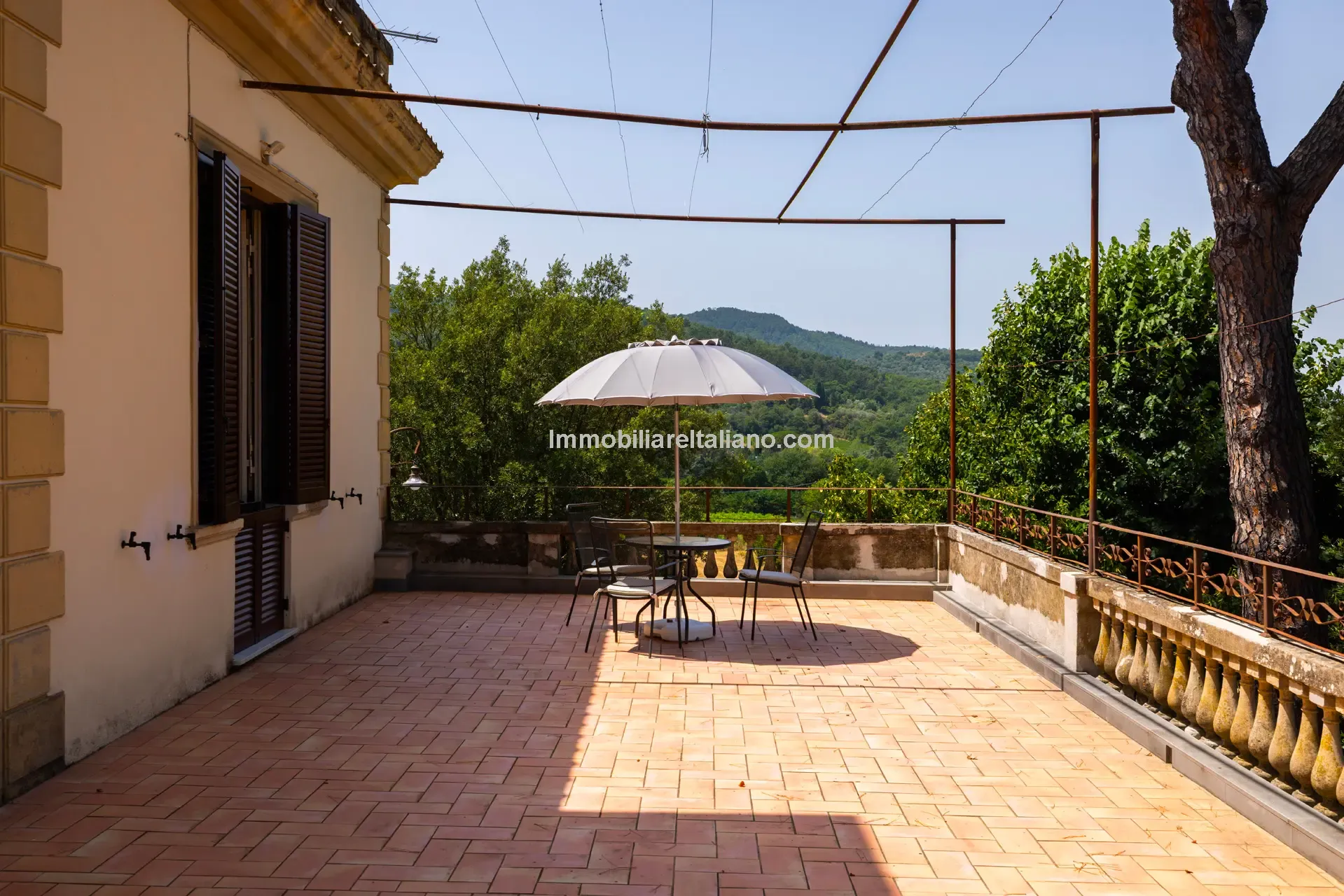 Art Nouveau Villa in Tuscany: 7 Bedrooms, Pool, Guest Apartment - View image 37 of 49