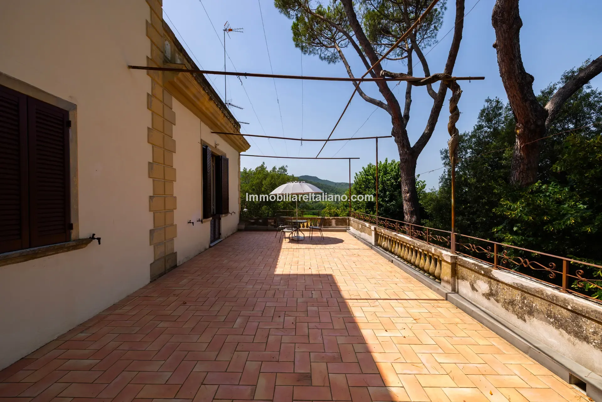 Art Nouveau Villa in Tuscany: 7 Bedrooms, Pool, Guest Apartment - View image 38 of 49