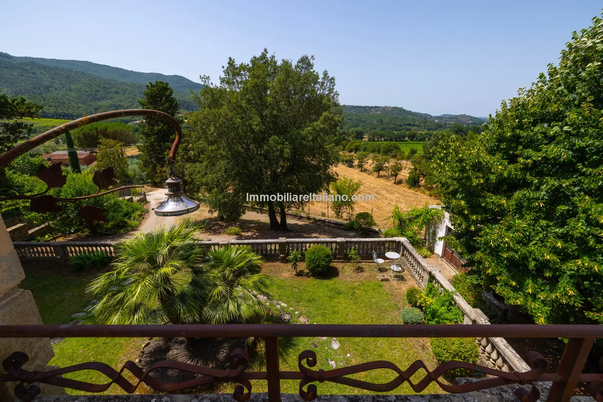 Art Nouveau Villa in Tuscany: 7 Bedrooms, Pool, Guest Apartment - View image 40 of 49