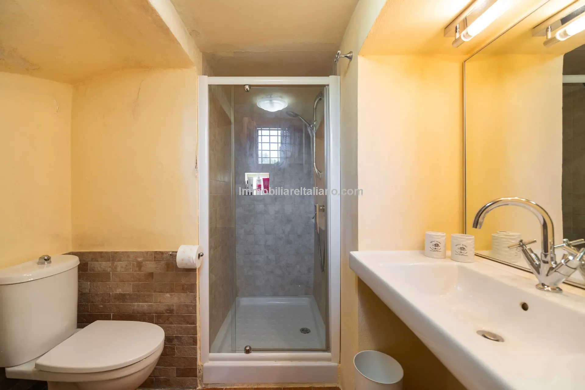 Art Nouveau Villa in Tuscany: 7 Bedrooms, Pool, Guest Apartment - View image 49 of 49