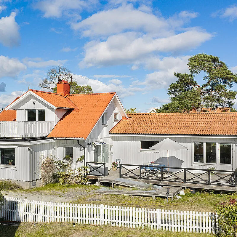 1980s Family Villa with Garden and Balcony in Central Dalarö, Sweden