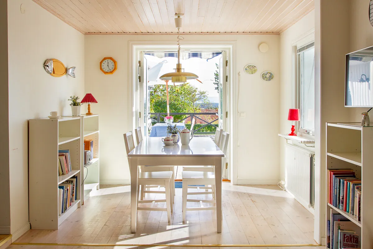 1980s Family Villa with Garden and Balcony in Central Dalarö, Sweden - View image 11 of 40