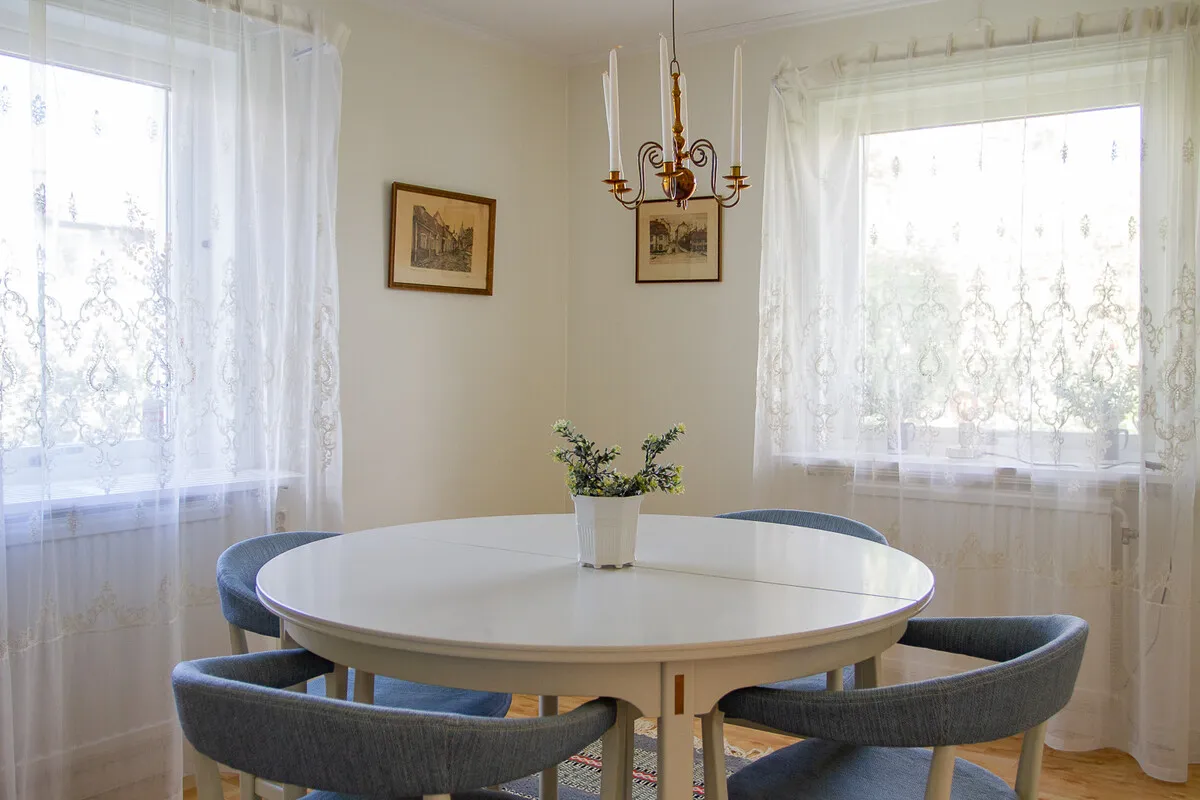 1980s Family Villa with Garden and Balcony in Central Dalarö, Sweden - View image 20 of 40