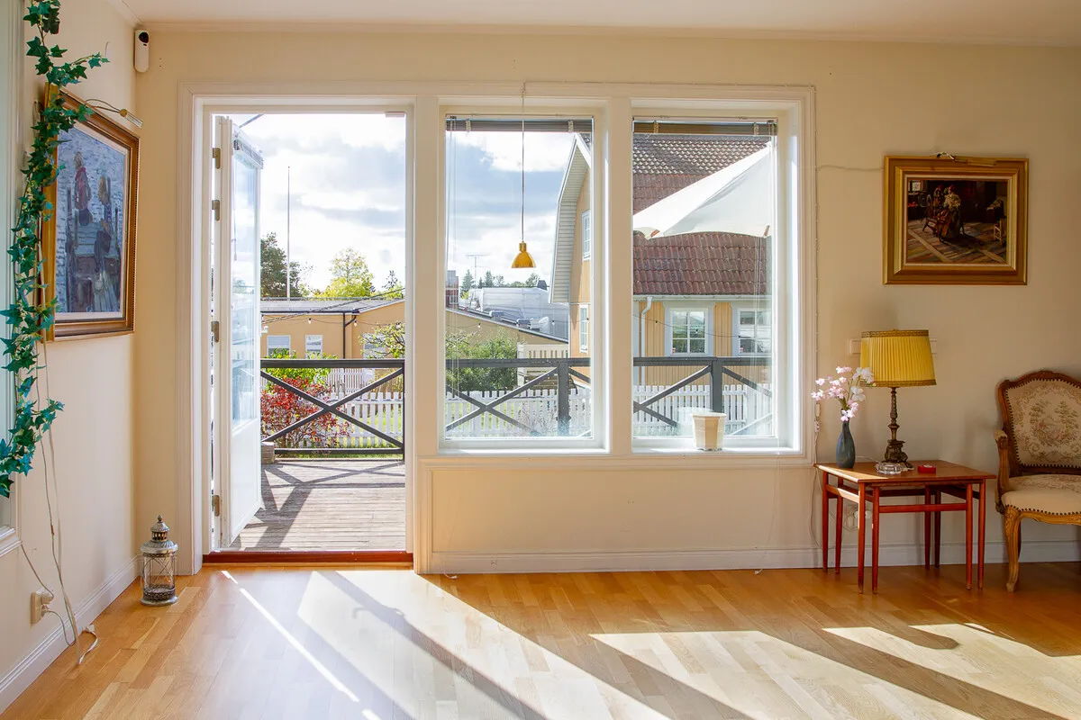 1980s Family Villa with Garden and Balcony in Central Dalarö, Sweden - View image 26 of 40