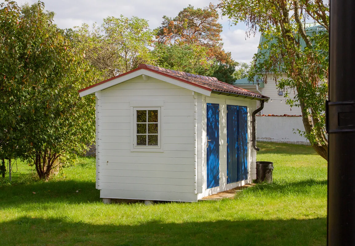 1980s Family Villa with Garden and Balcony in Central Dalarö, Sweden - View image 39 of 40