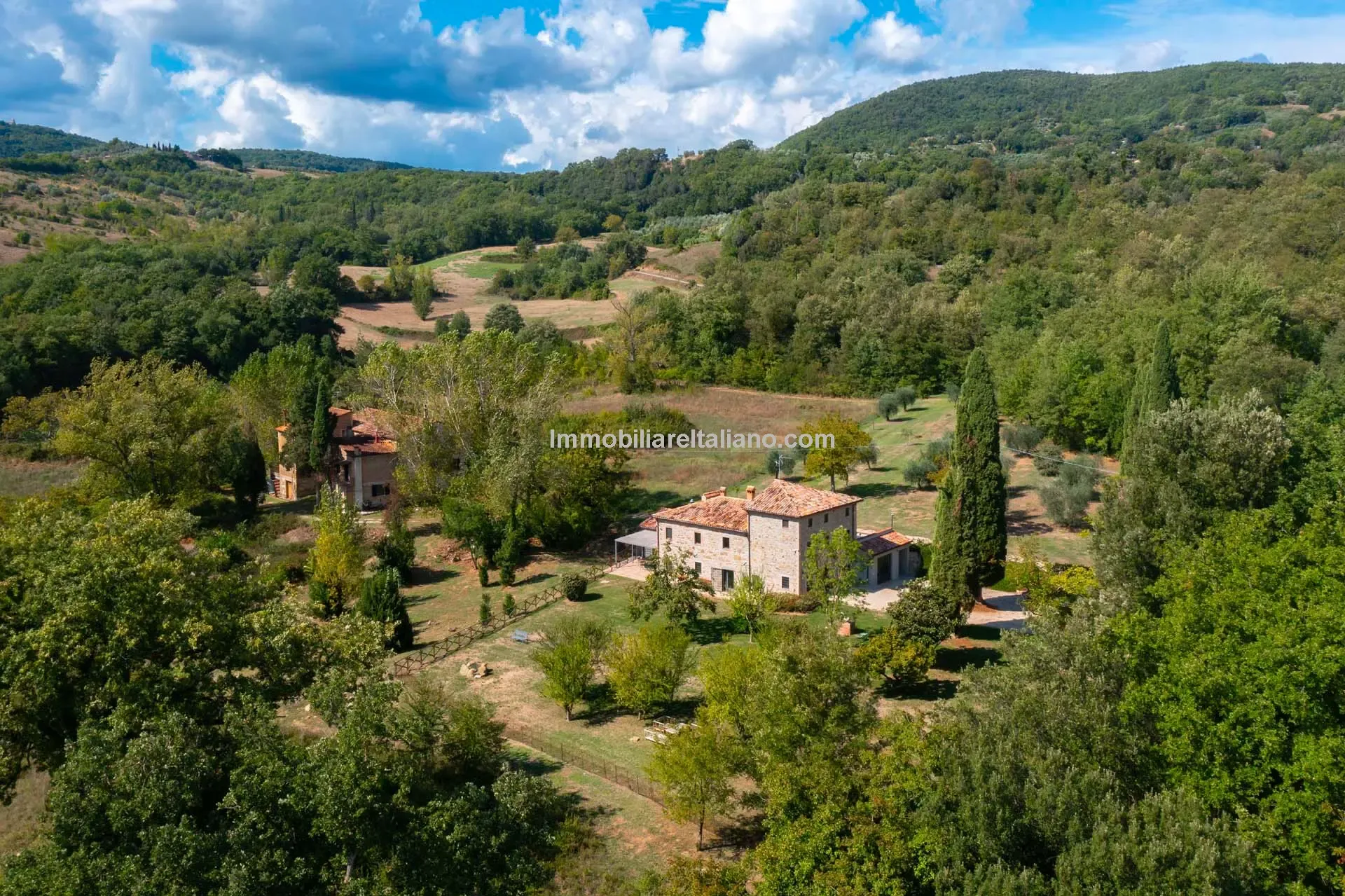 Modern 6-Bedroom Country House with Expansive Land in Todi, Umbria - Image 2