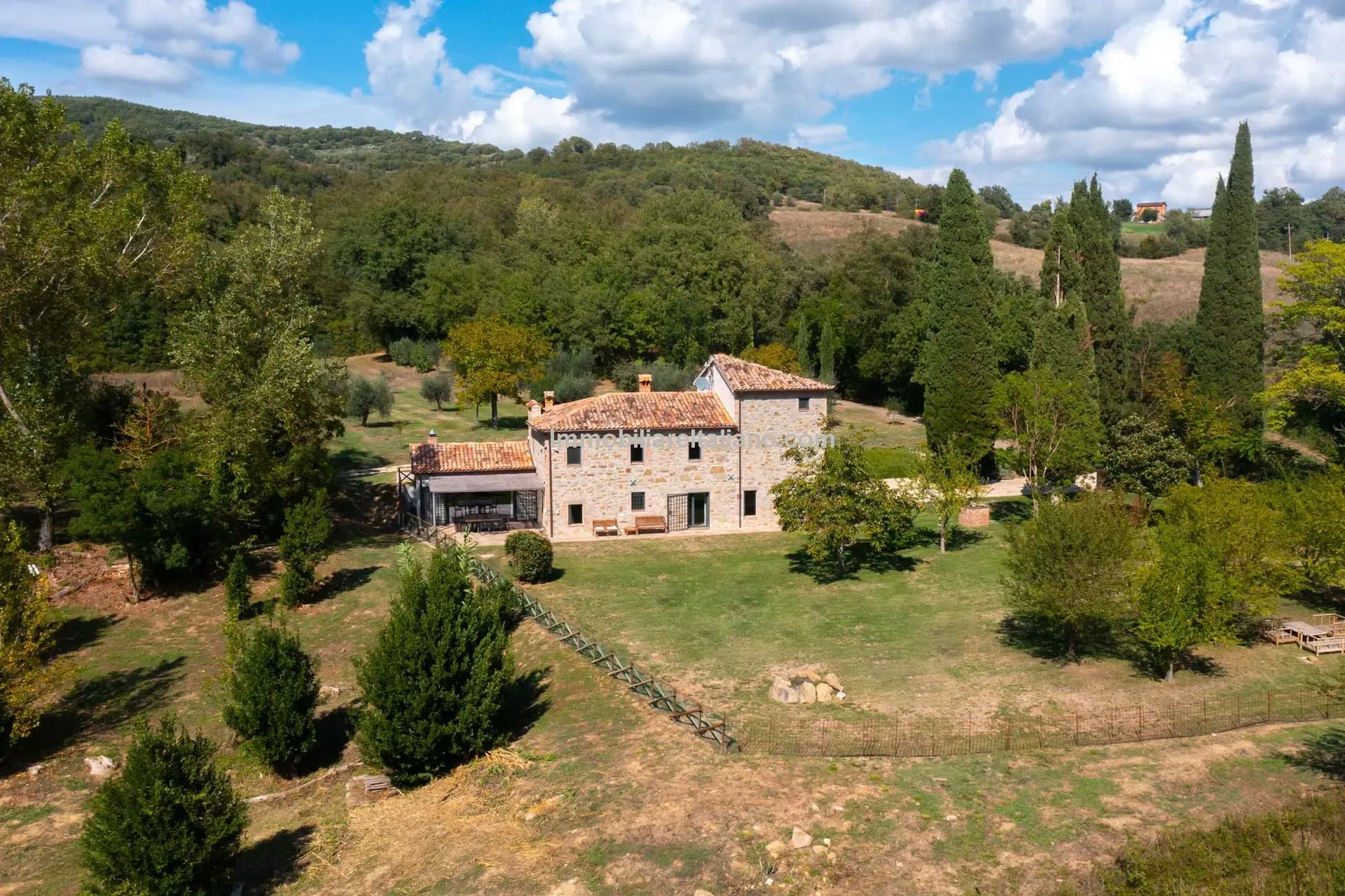 Modern 6-Bedroom Country House with Expansive Land in Todi, Umbria - Image 3
