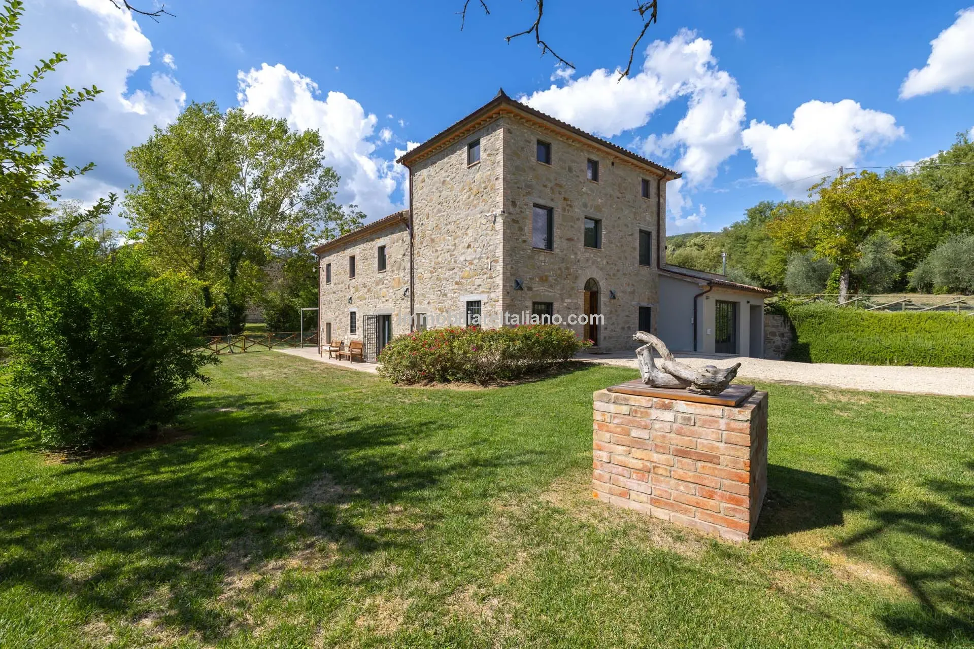Modern 6-Bedroom Country House with Expansive Land in Todi, Umbria - View image 15 of 58