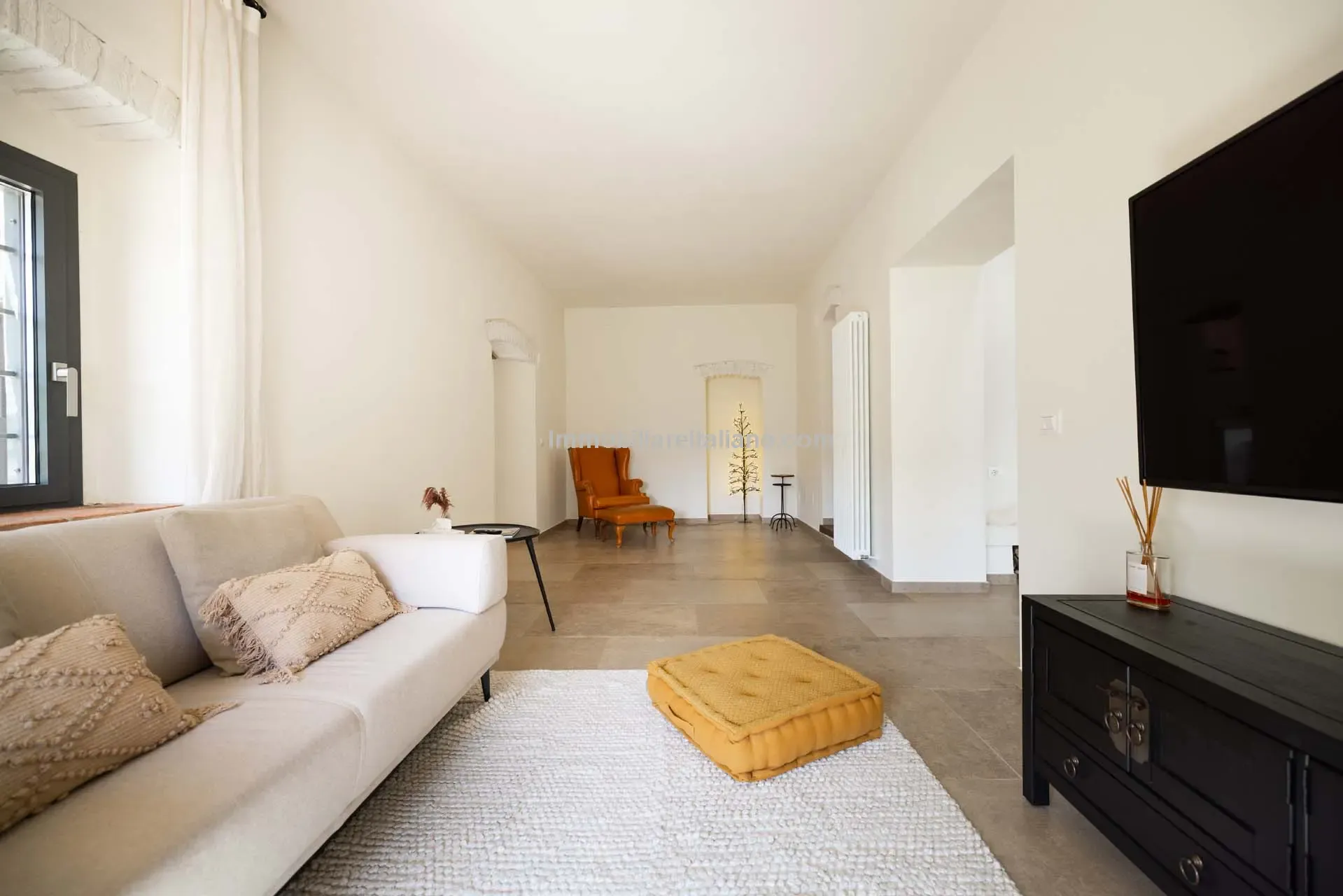 Modern 6-Bedroom Country House with Expansive Land in Todi, Umbria - View image 27 of 58