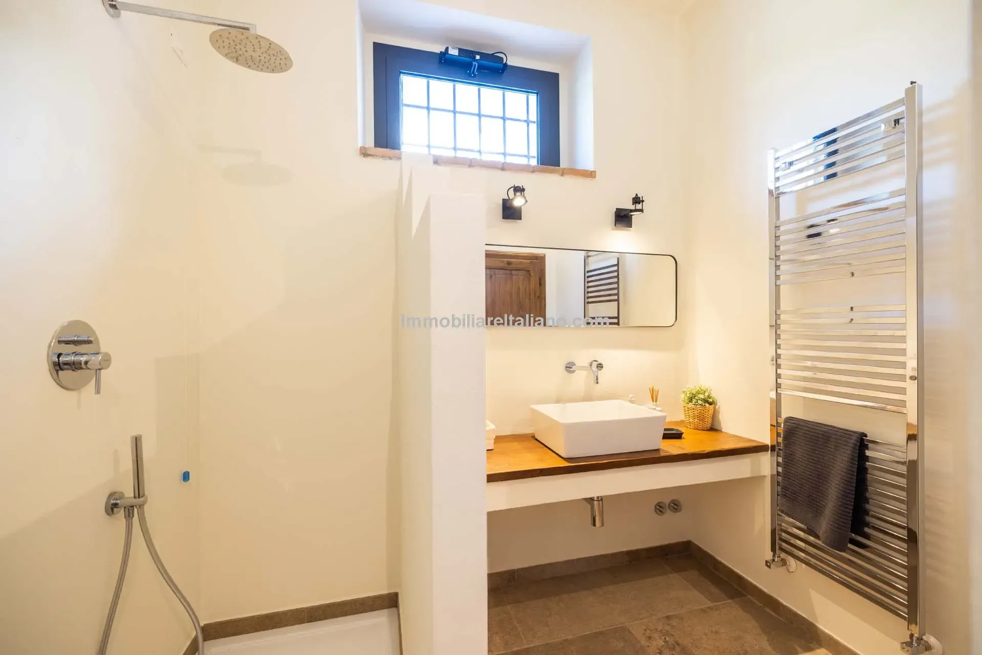 Modern 6-Bedroom Country House with Expansive Land in Todi, Umbria - View image 31 of 58