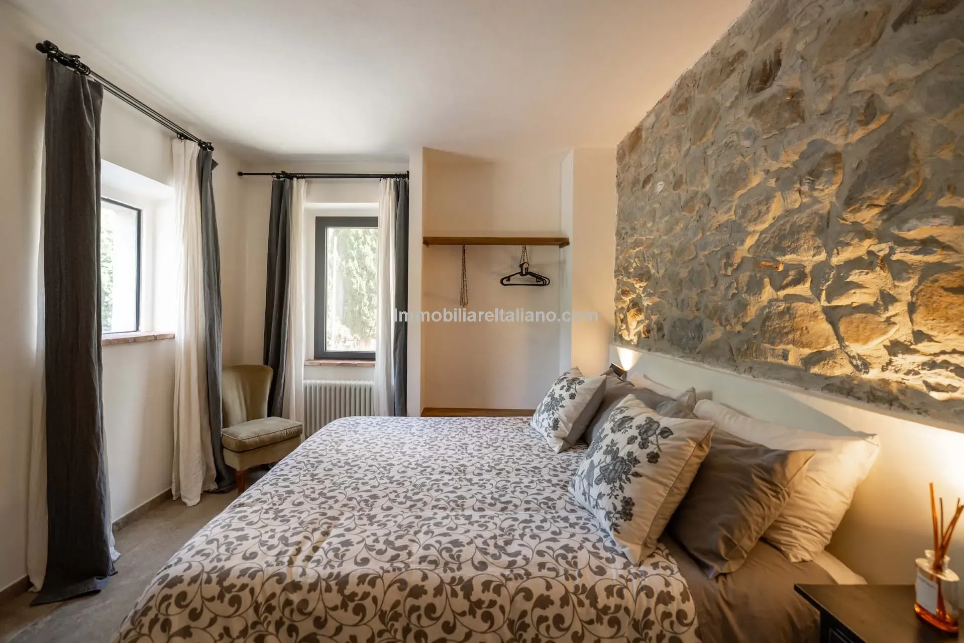 Modern 6-Bedroom Country House with Expansive Land in Todi, Umbria - View image 38 of 58