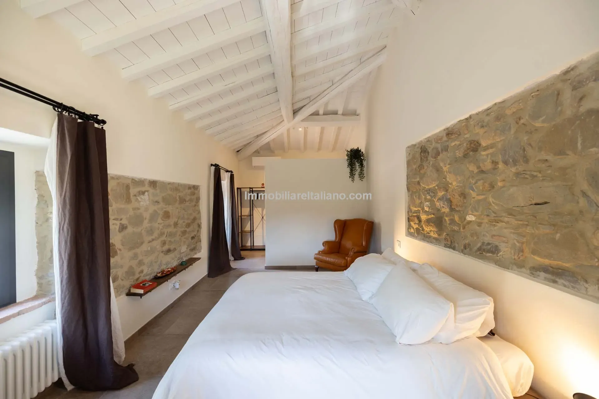 Modern 6-Bedroom Country House with Expansive Land in Todi, Umbria - View image 44 of 58